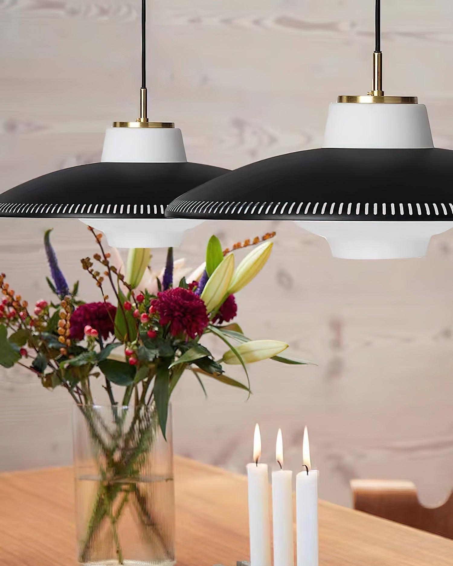 Alien Frisbee Pendant Lamp - Blowlighting