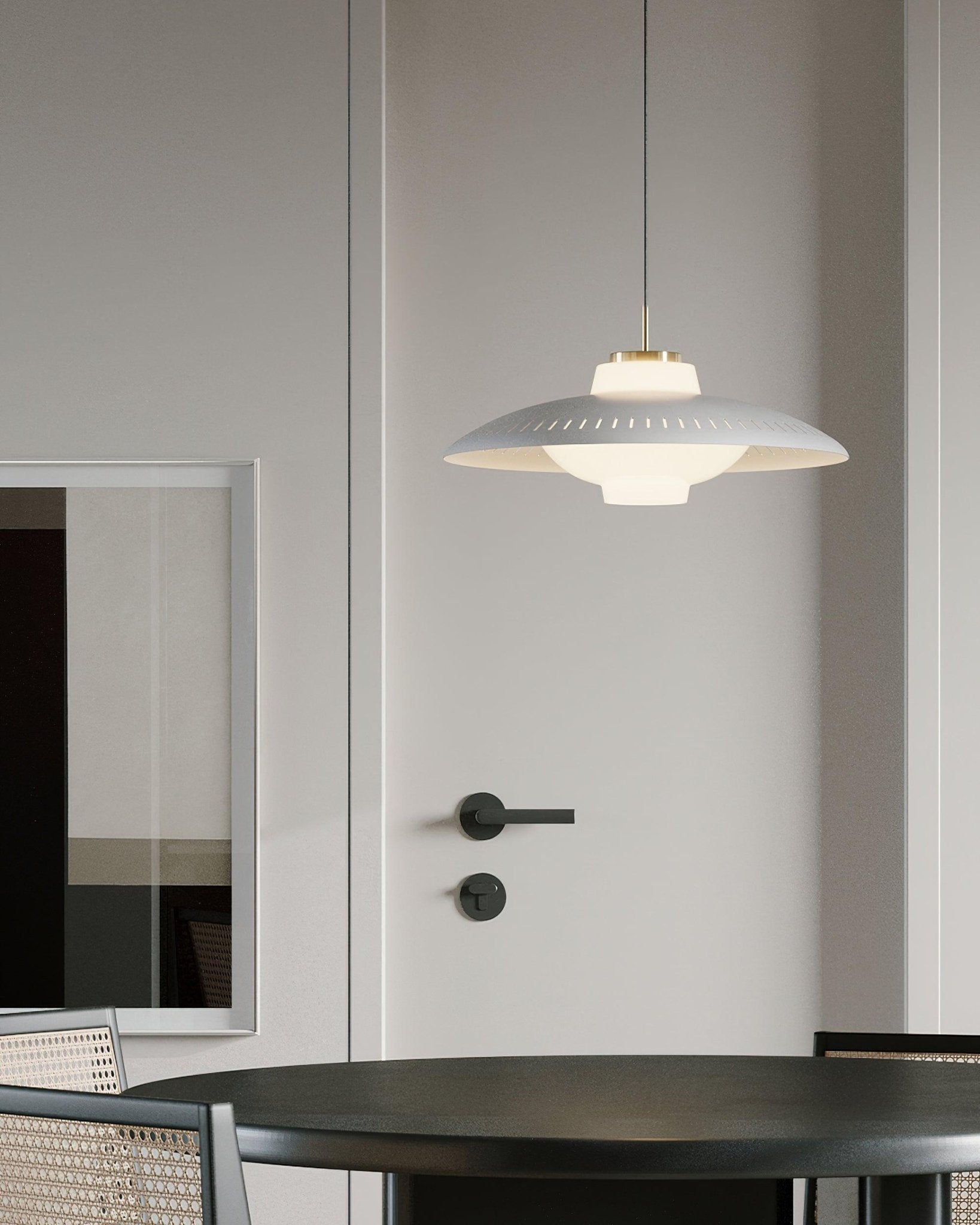 Alien Frisbee Pendant Lamp - Blowlighting