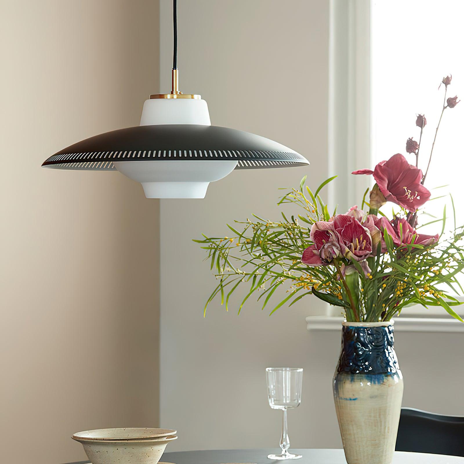 Alien Frisbee Pendant Lamp - Blowlighting