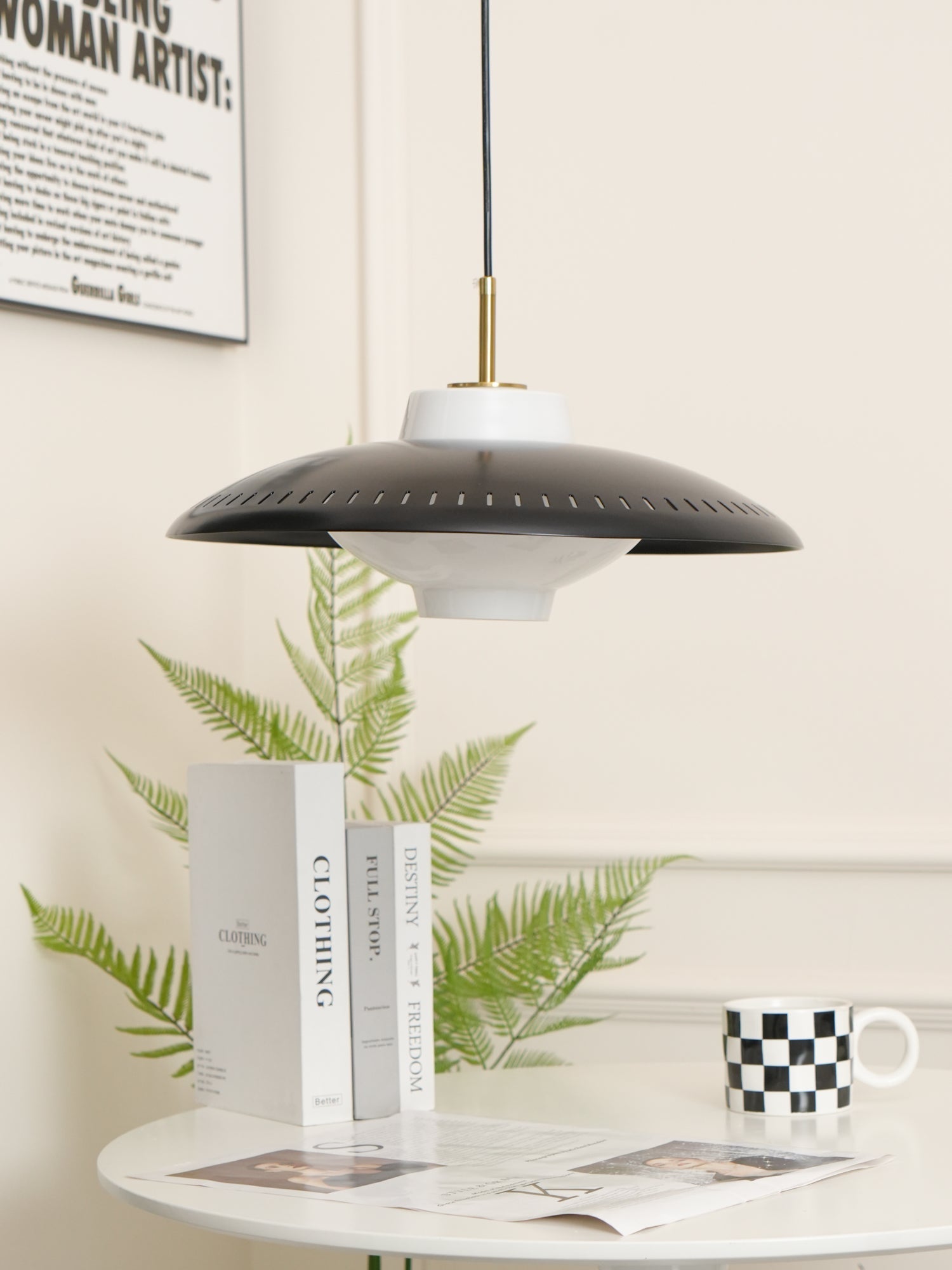 Alien Frisbee Pendant Lamp - Blowlighting