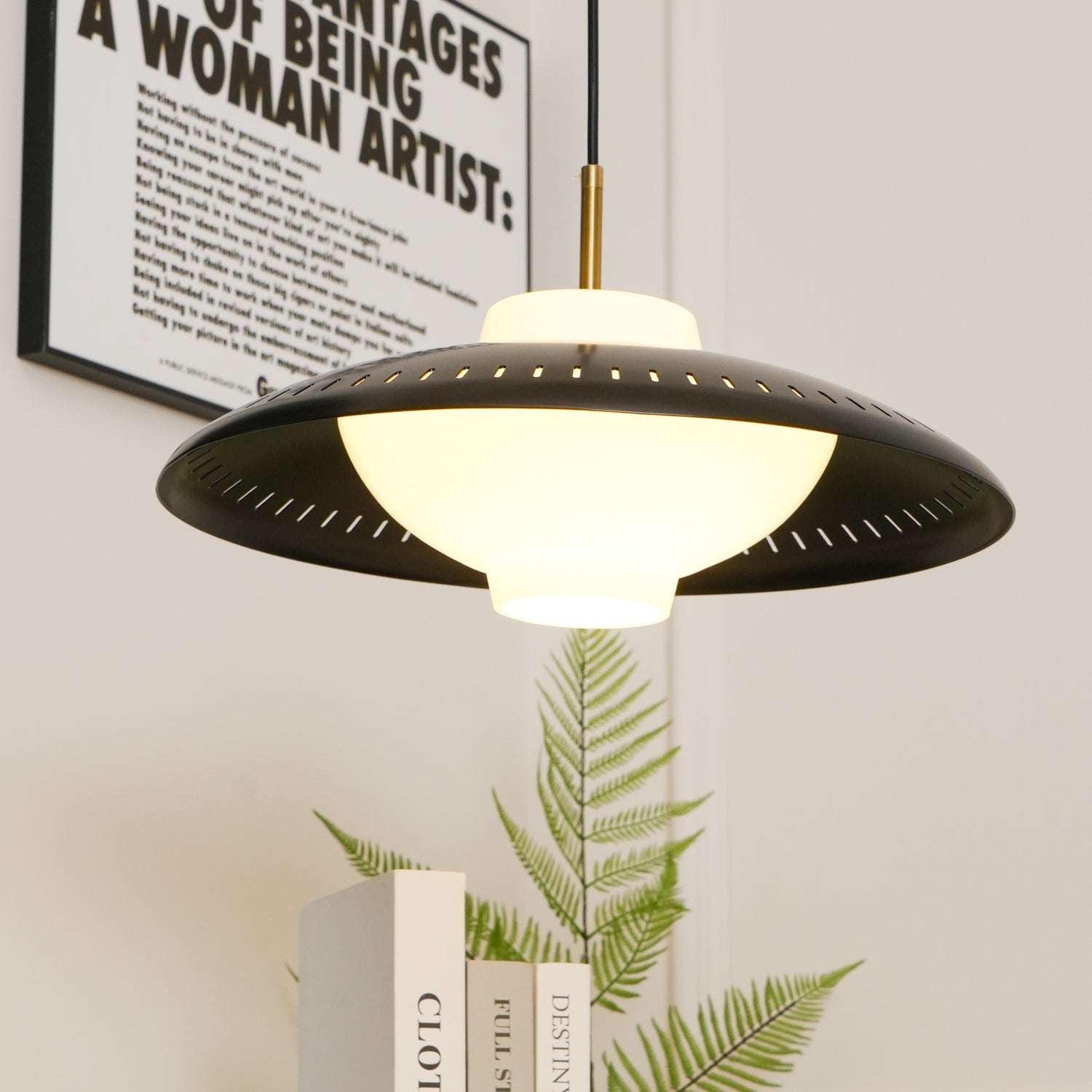 Alien Frisbee Pendant Lamp - Blowlighting