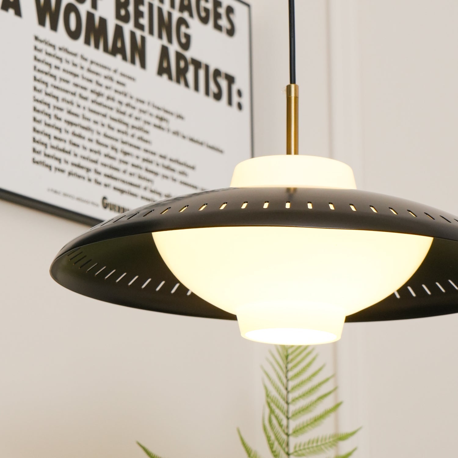 Alien Frisbee Pendant Lamp - Blowlighting