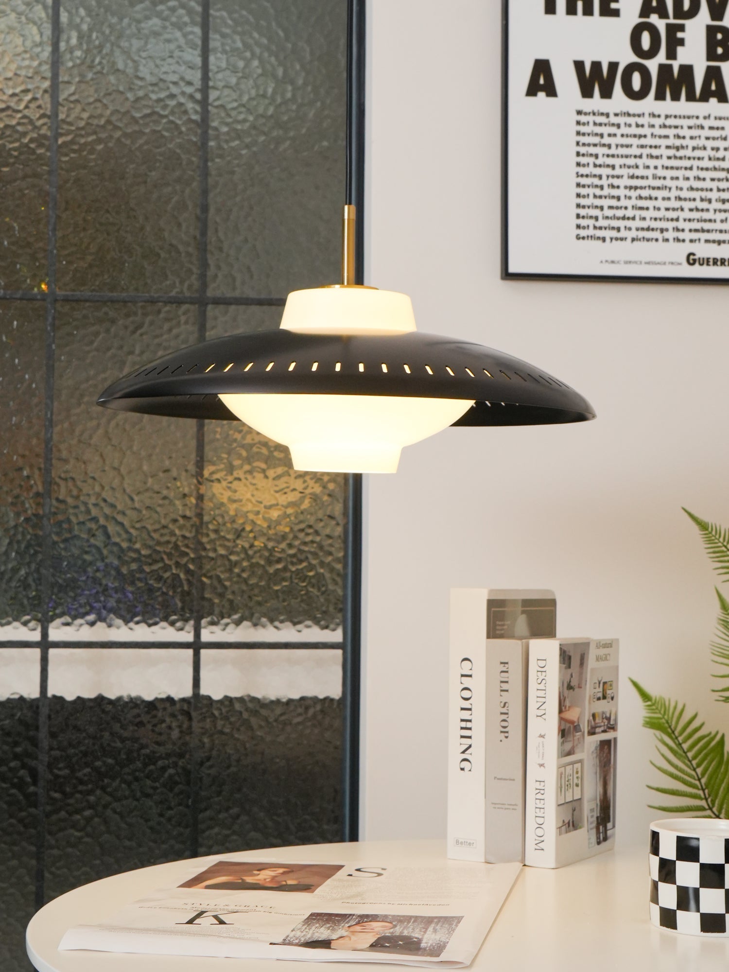 Alien Frisbee Pendant Lamp - Blowlighting