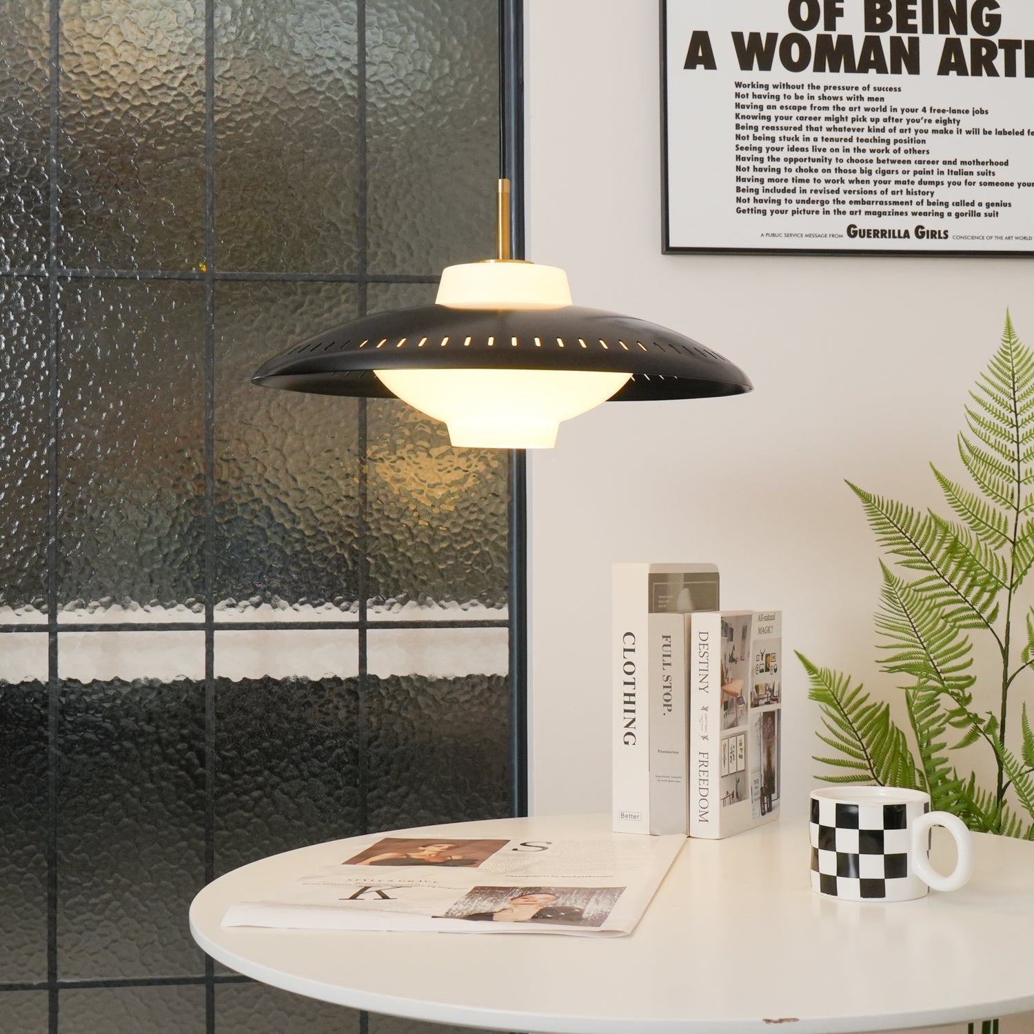 Alien Frisbee Pendant Lamp - Blowlighting