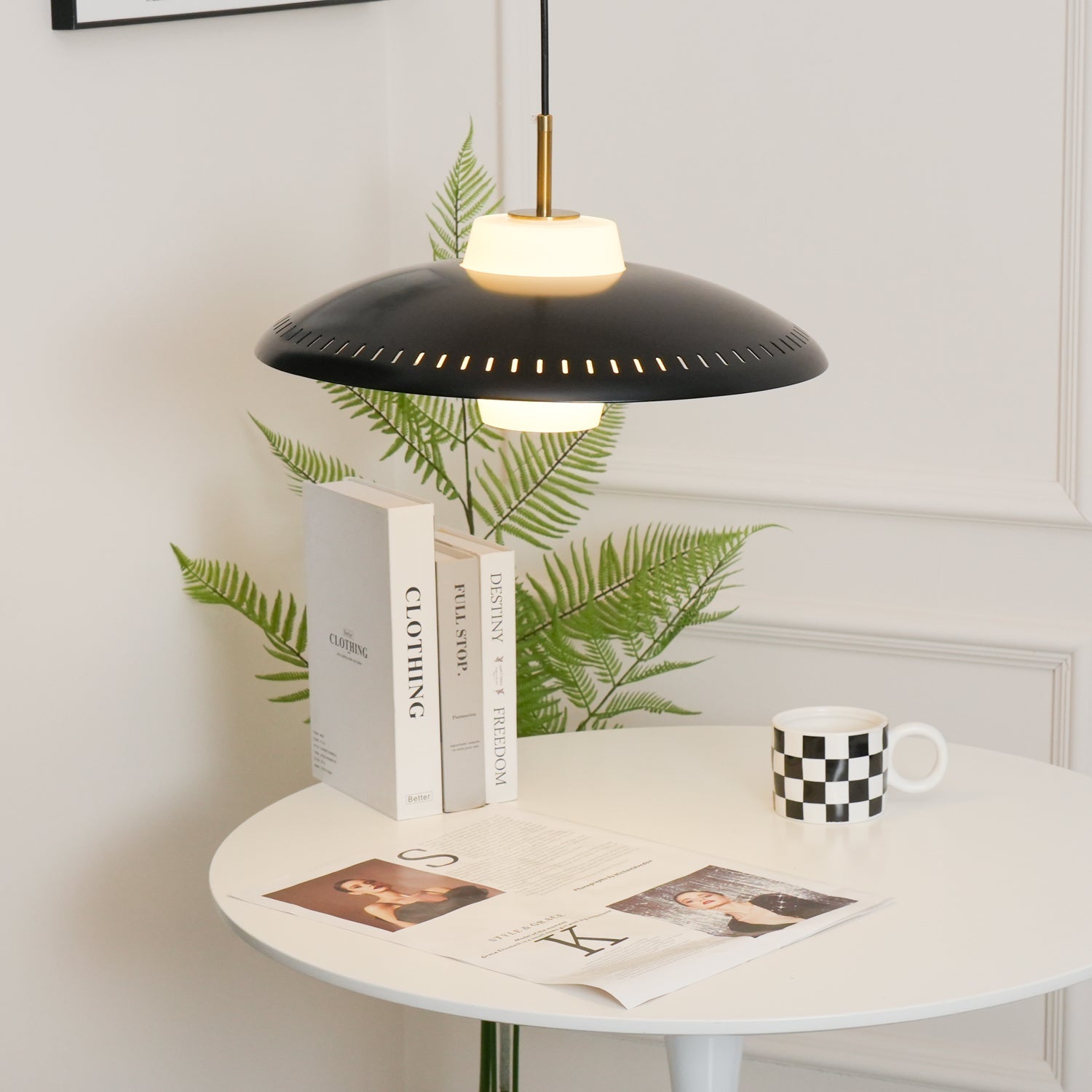 Alien Frisbee Pendant Lamp - Blowlighting