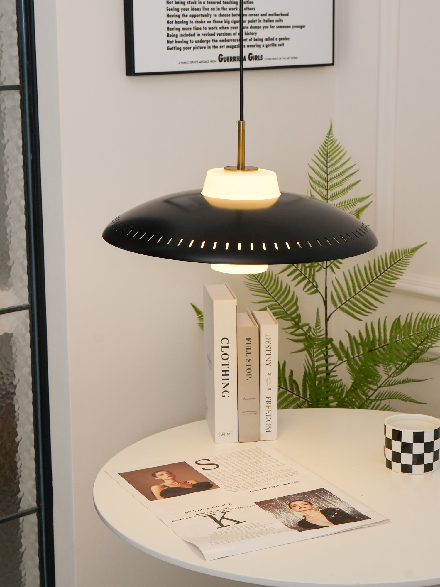 Alien Frisbee Pendant Lamp - Blowlighting