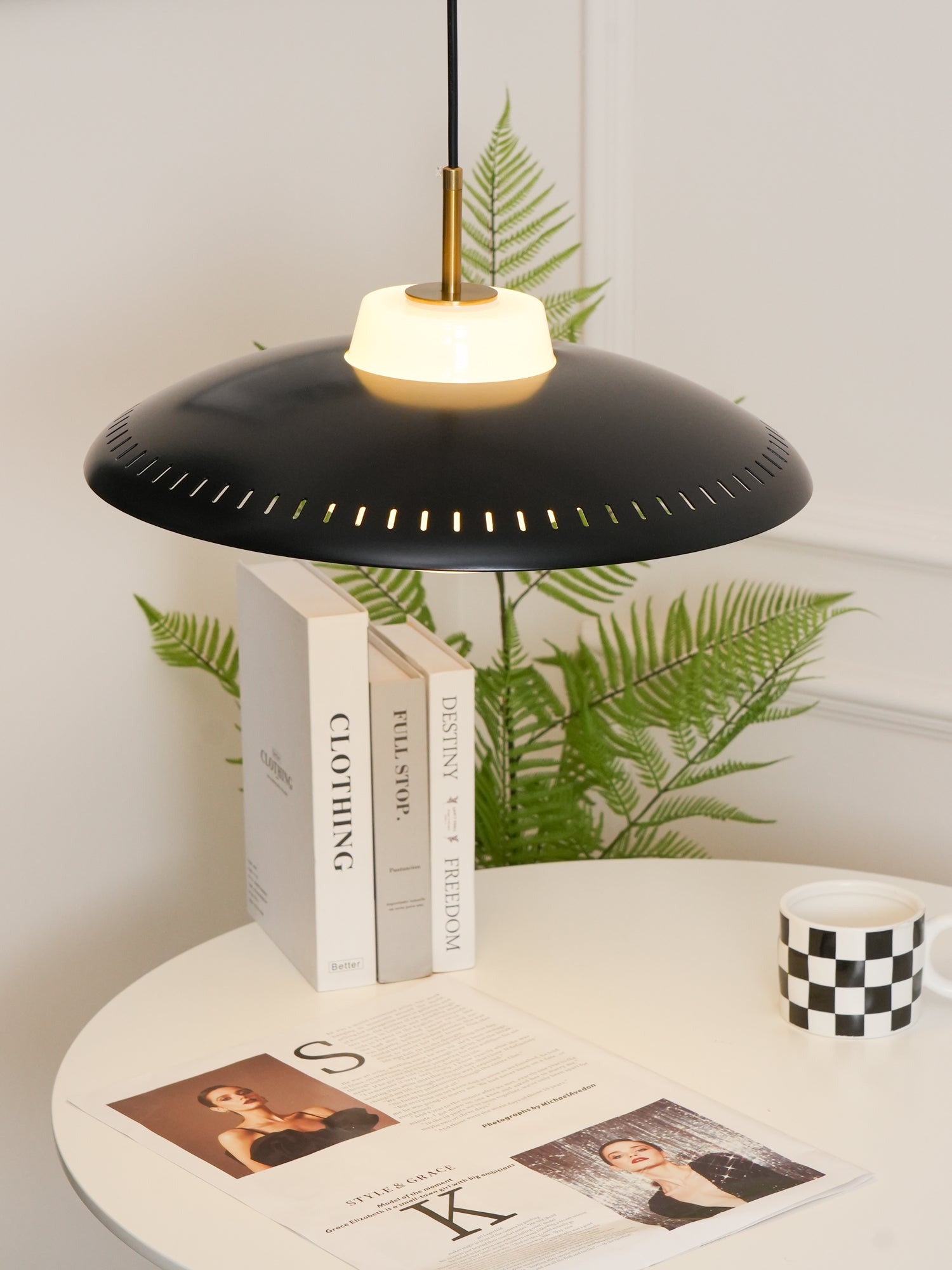 Alien Frisbee Pendant Lamp - Blowlighting