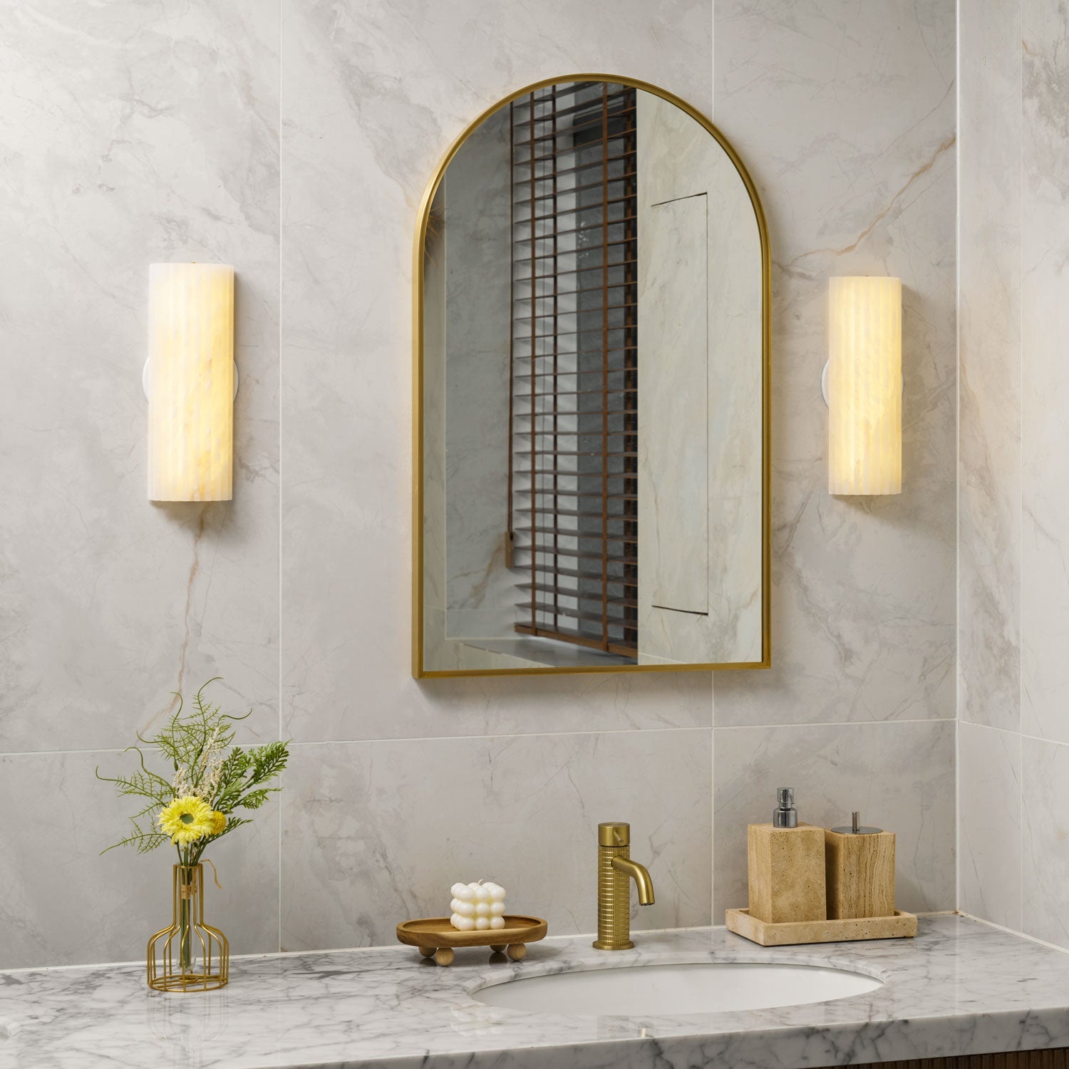 Orcarion Alabaster Wall Lamp - Blowlighting