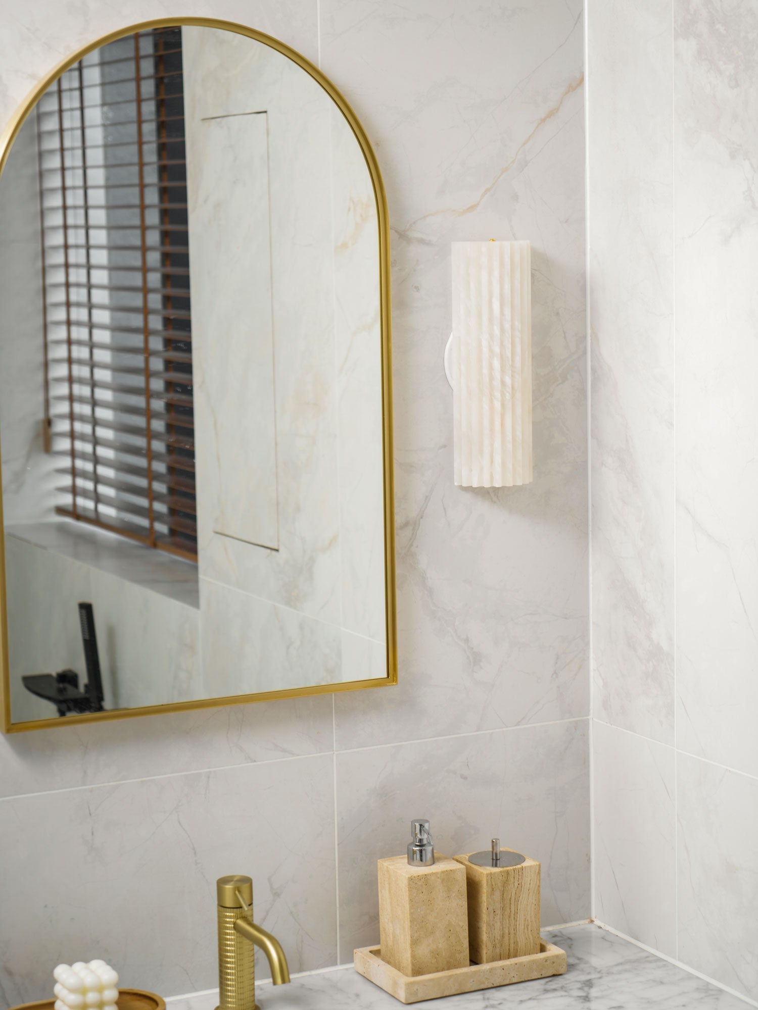 Orcarion Alabaster Wall Lamp - Blowlighting