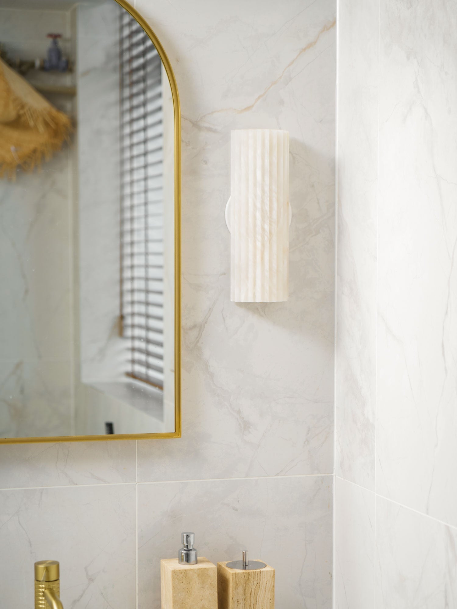 Orcarion Alabaster Wall Lamp - Blowlighting