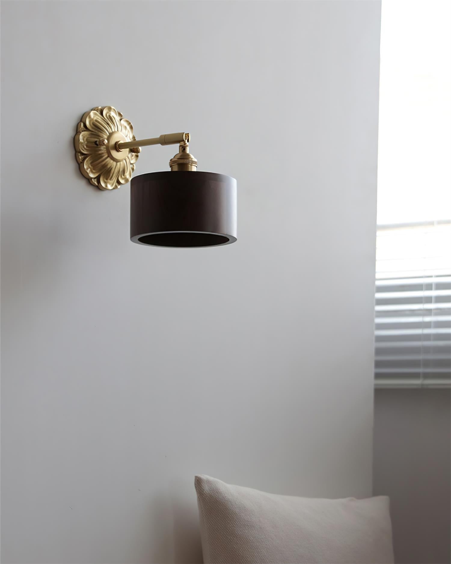Frostelle Classic Wood Wall Lamp