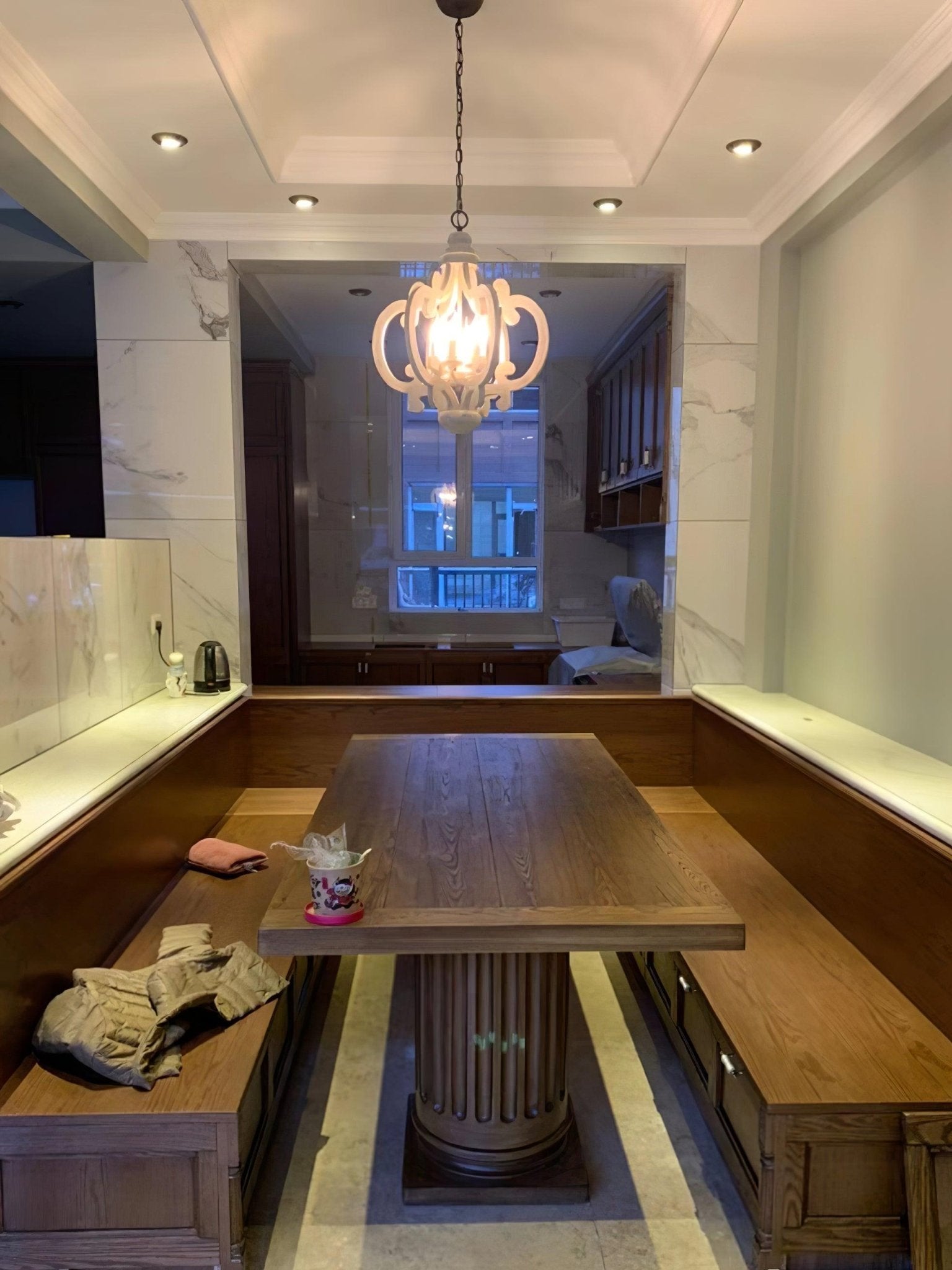 Antique White Style Chandelier - Blowlighting