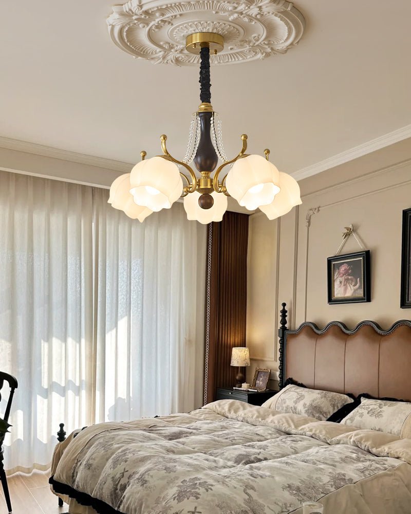 Antonia Chandelier - Blowlighting