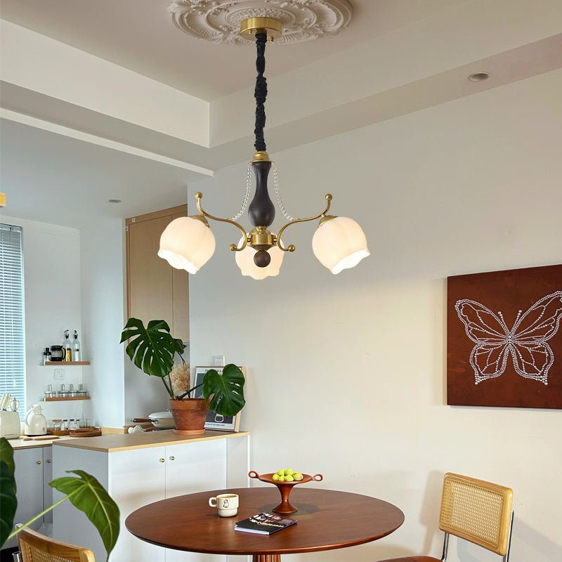 Antonia Chandelier - Blowlighting