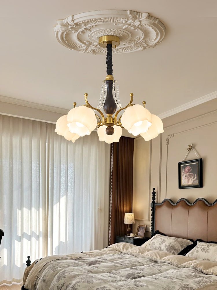 Antonia Chandelier - Blowlighting