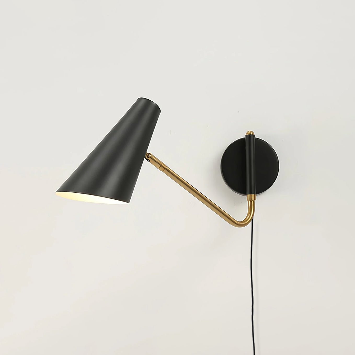 Apex Plug-in Wall Sconce - Blowlighting