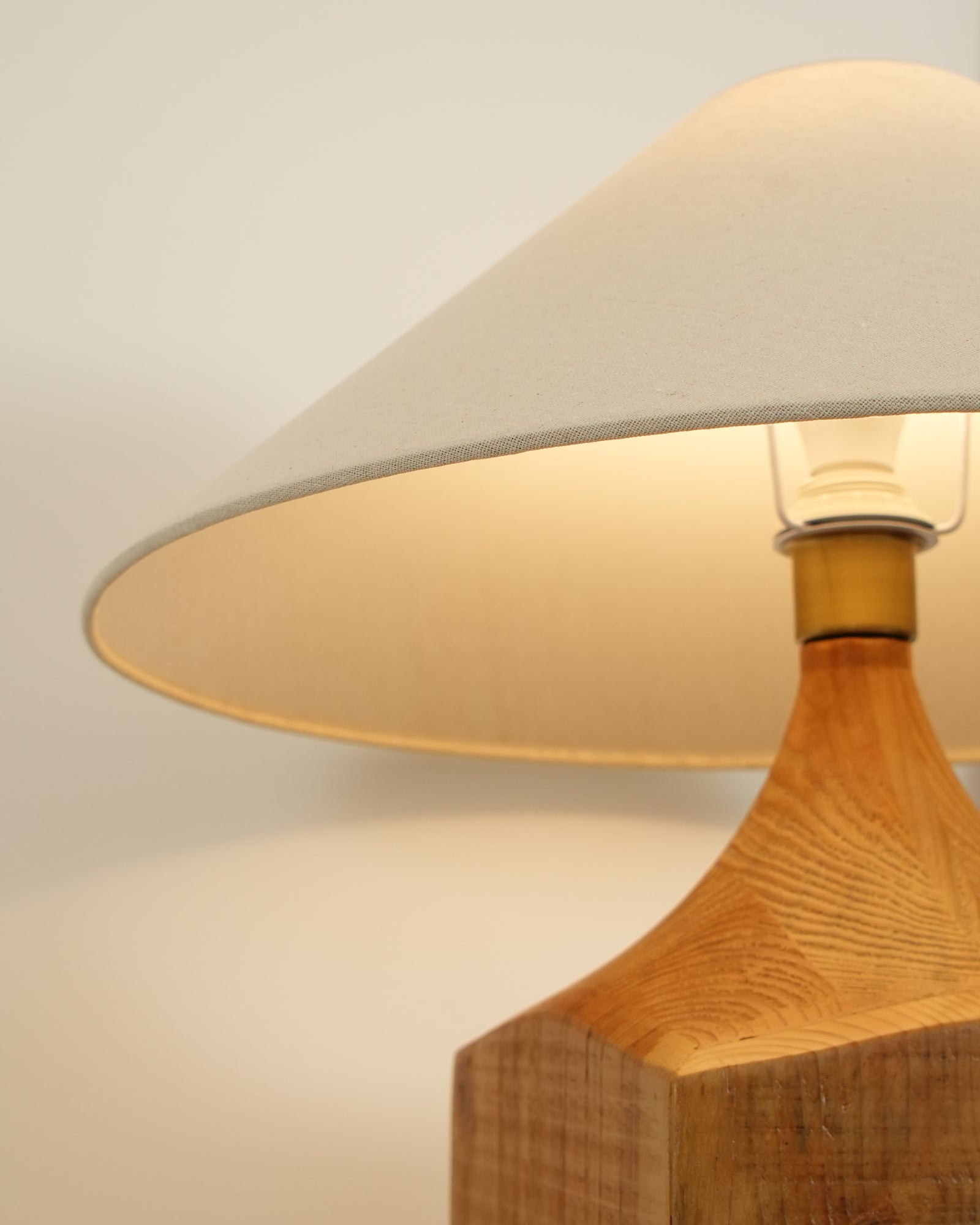 Rustica Timber Column Floor Lamp - Blowlighting