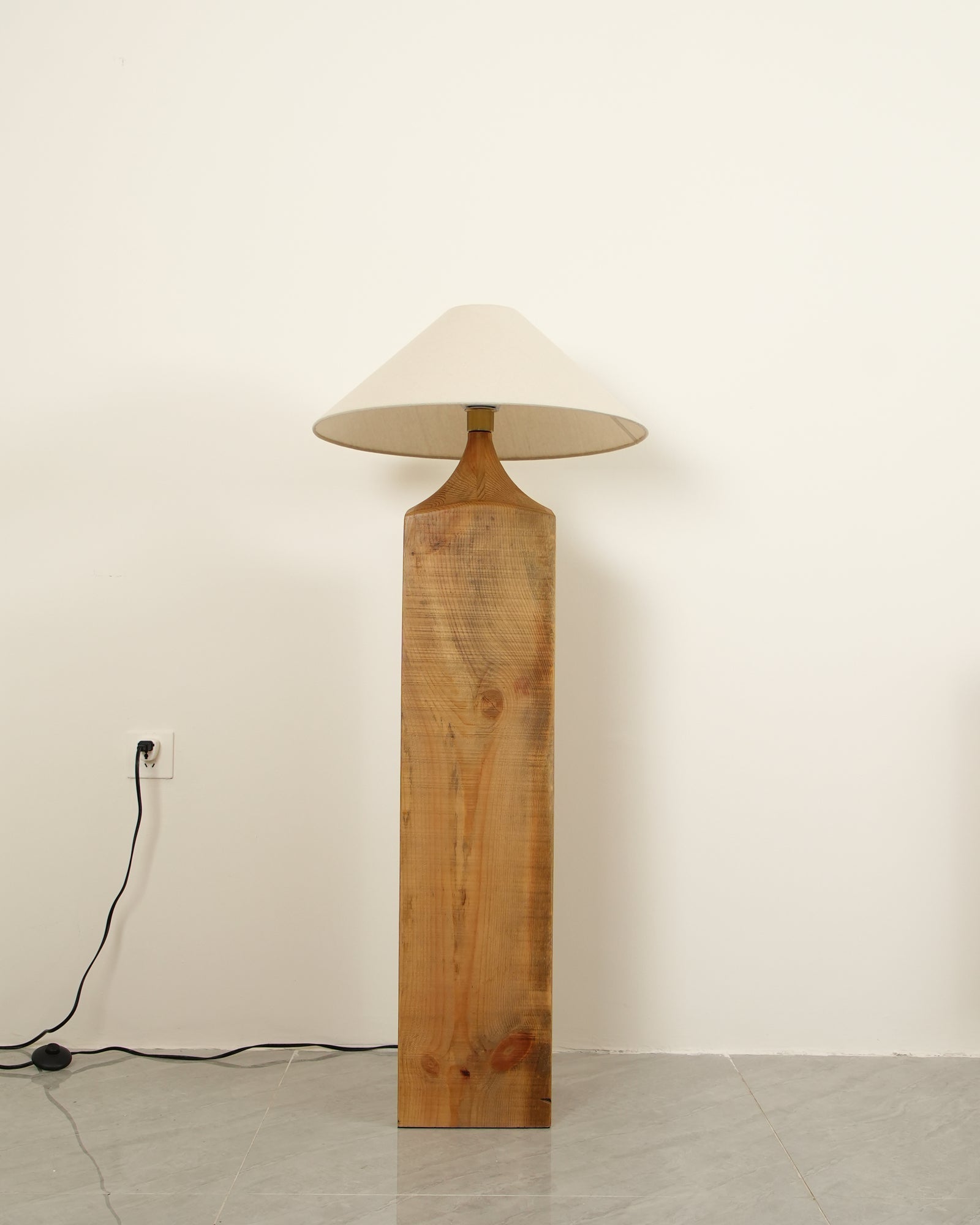 Rustica Timber Column Floor Lamp - Blowlighting