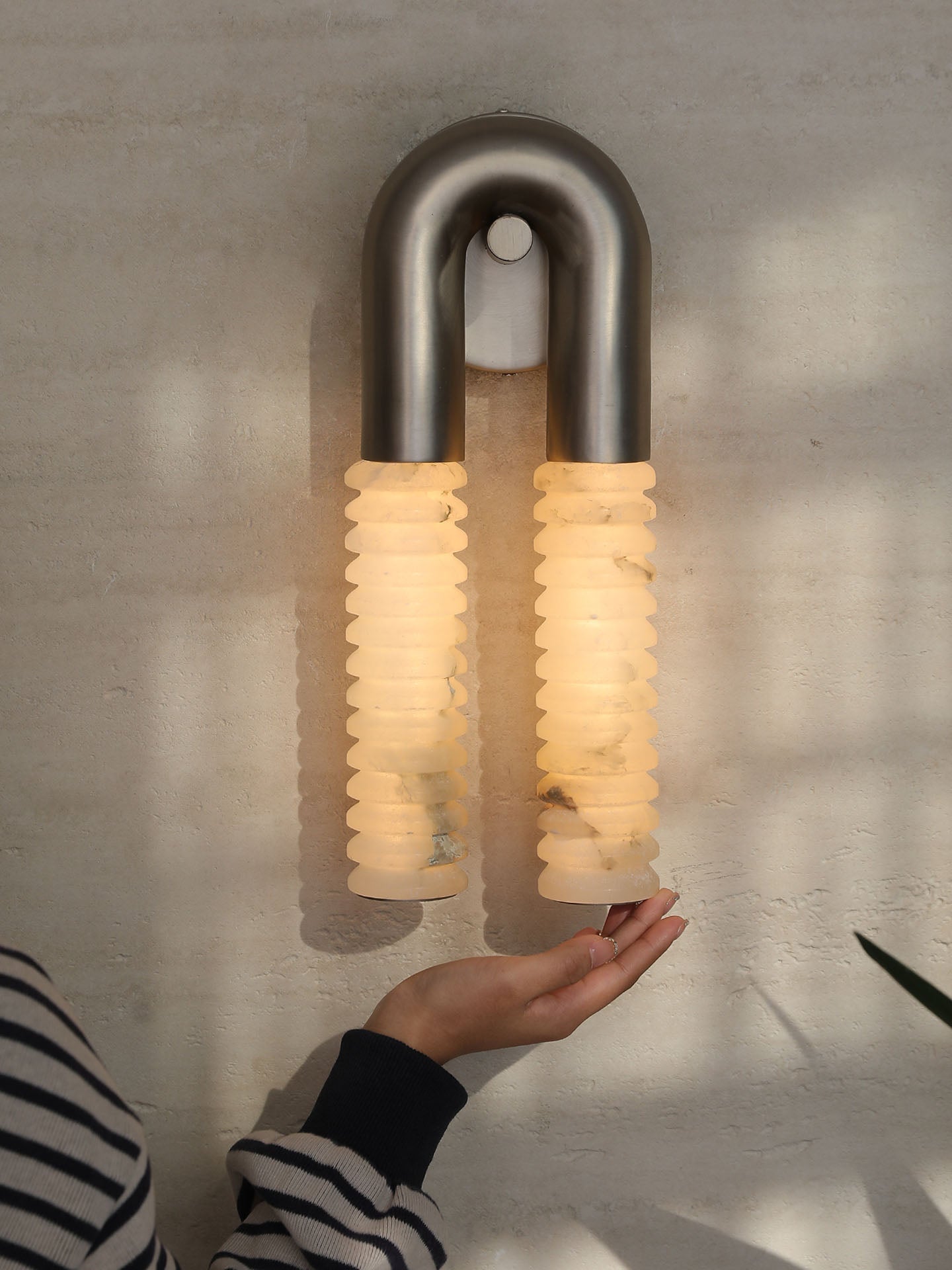 Arc Ridge Alabaster Wall Sconce - Vakkerlight