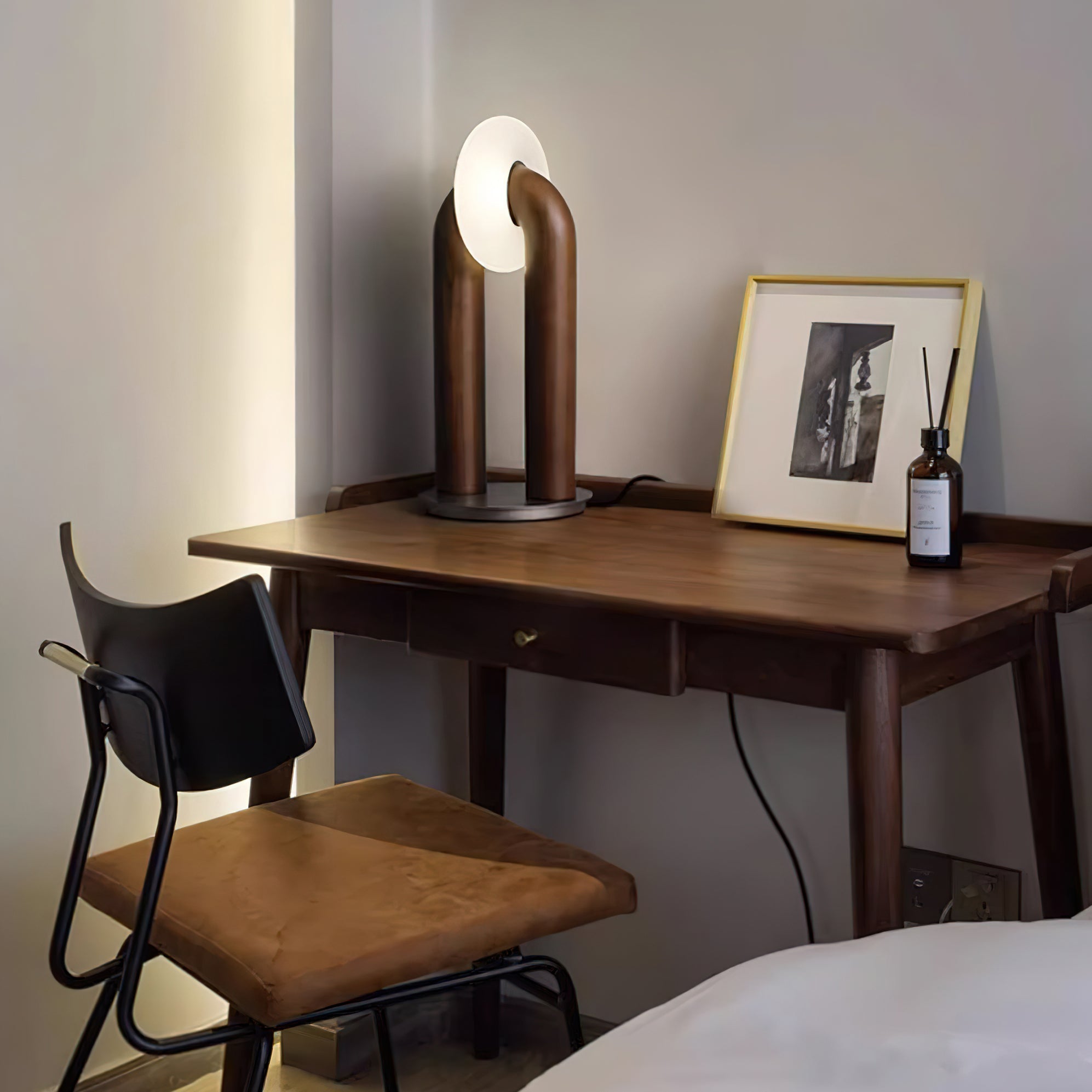 Arcadia Table Lamp - Blowlighting