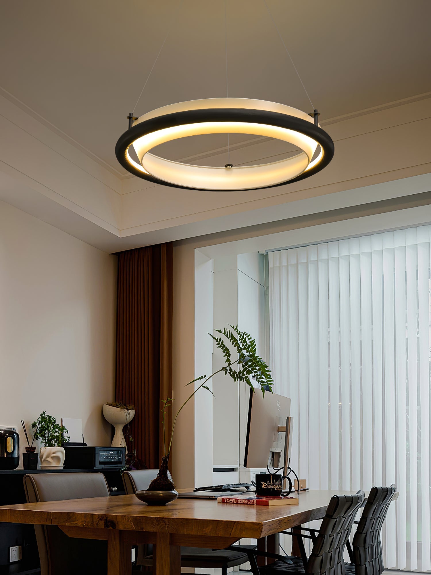 Olvelila Circular Metal Pendant Light - Blowlighting