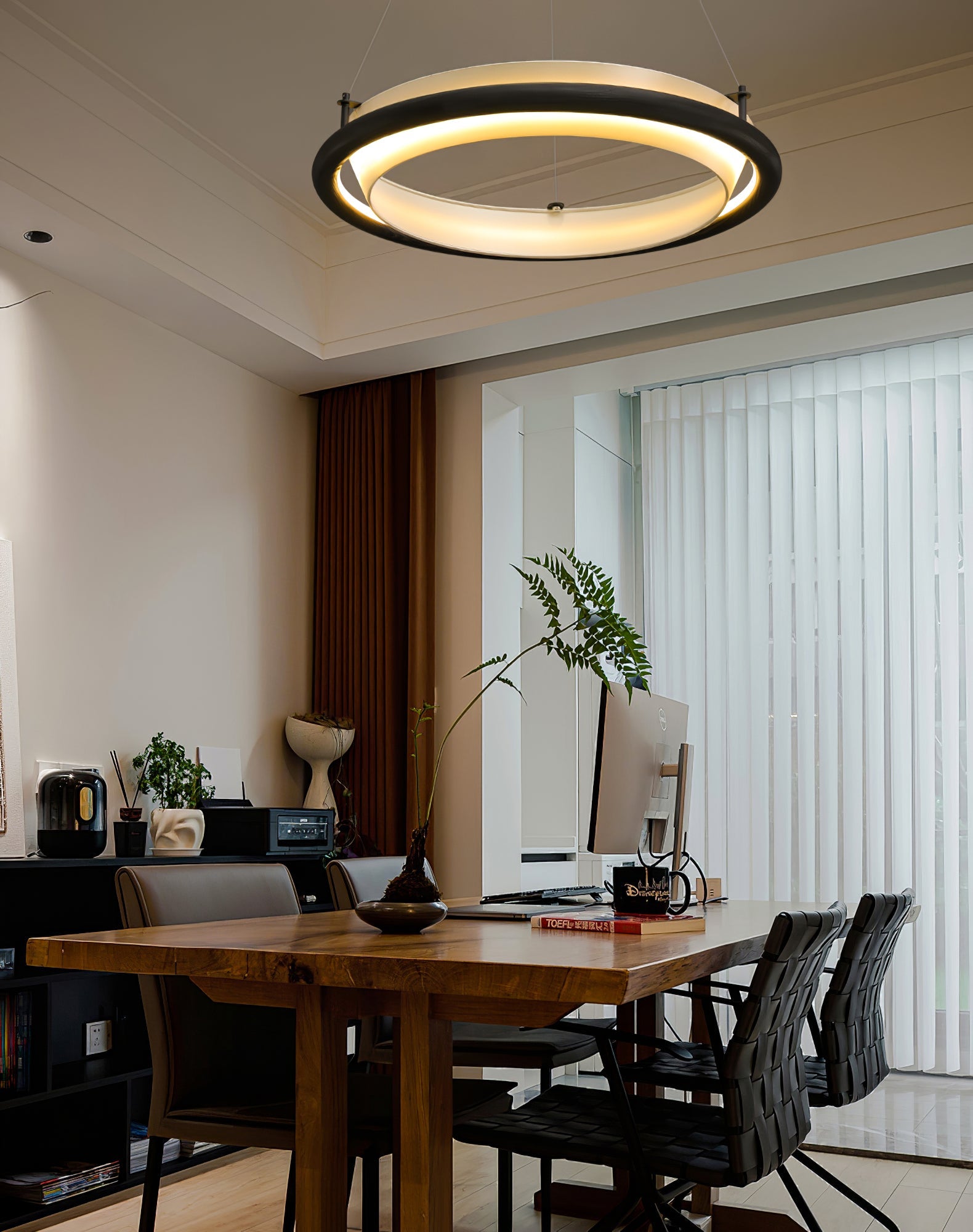 Olvelila Circular Metal Pendant Light - Blowlighting