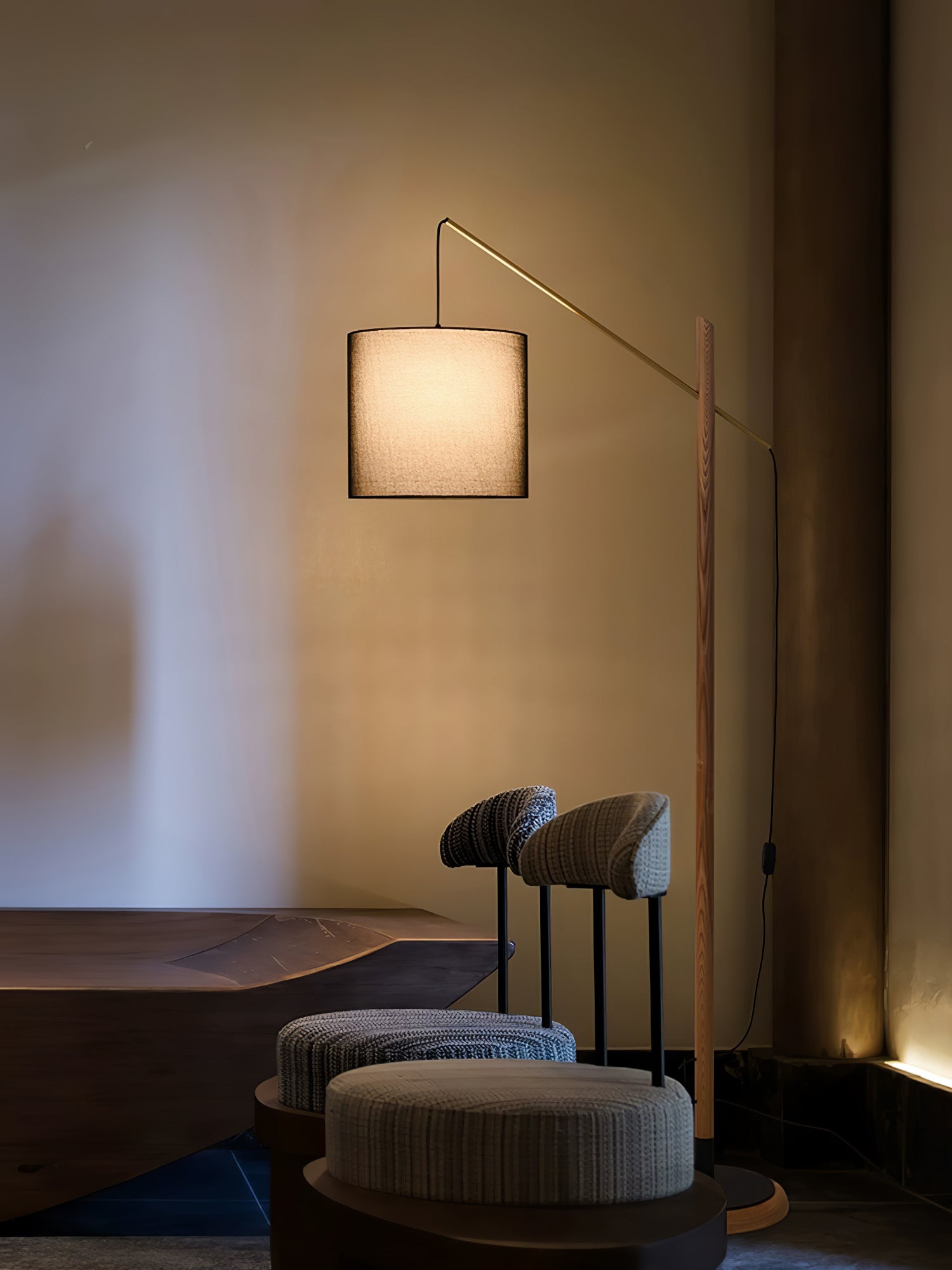 Archer Floor Lamp - Blowlighting