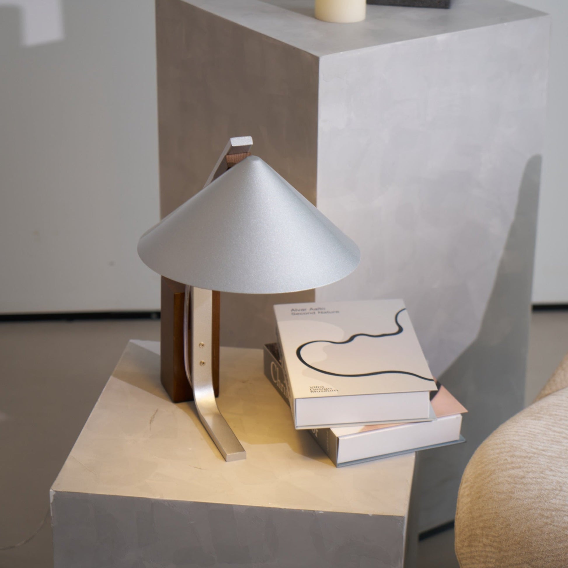 Arclune Desk Lamp - Blowlighting
