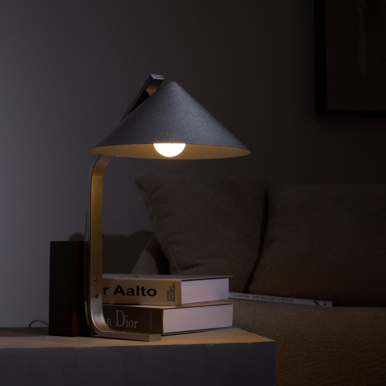 Arclune Desk Lamp - Blowlighting