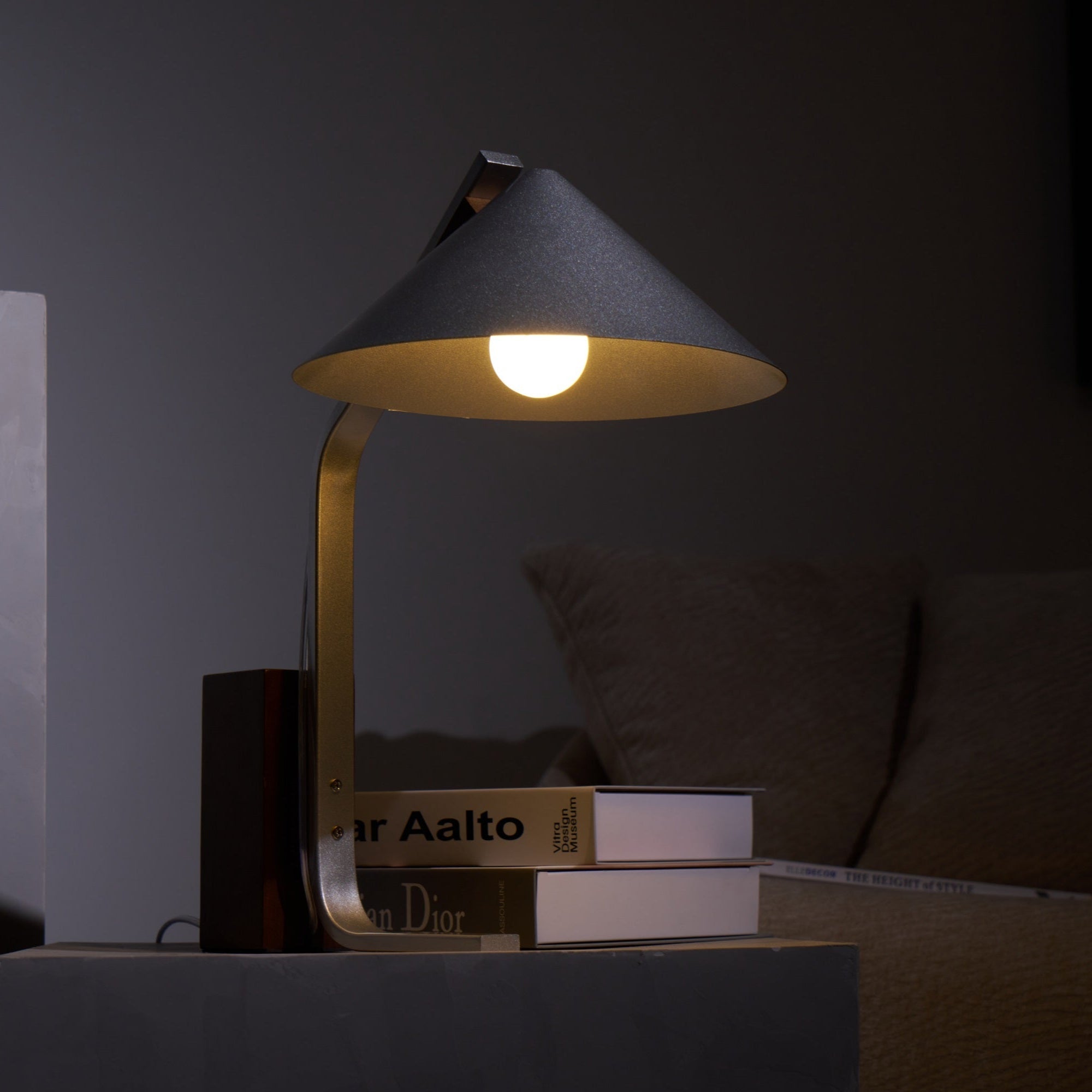 Arclune Desk Lamp - Blowlighting