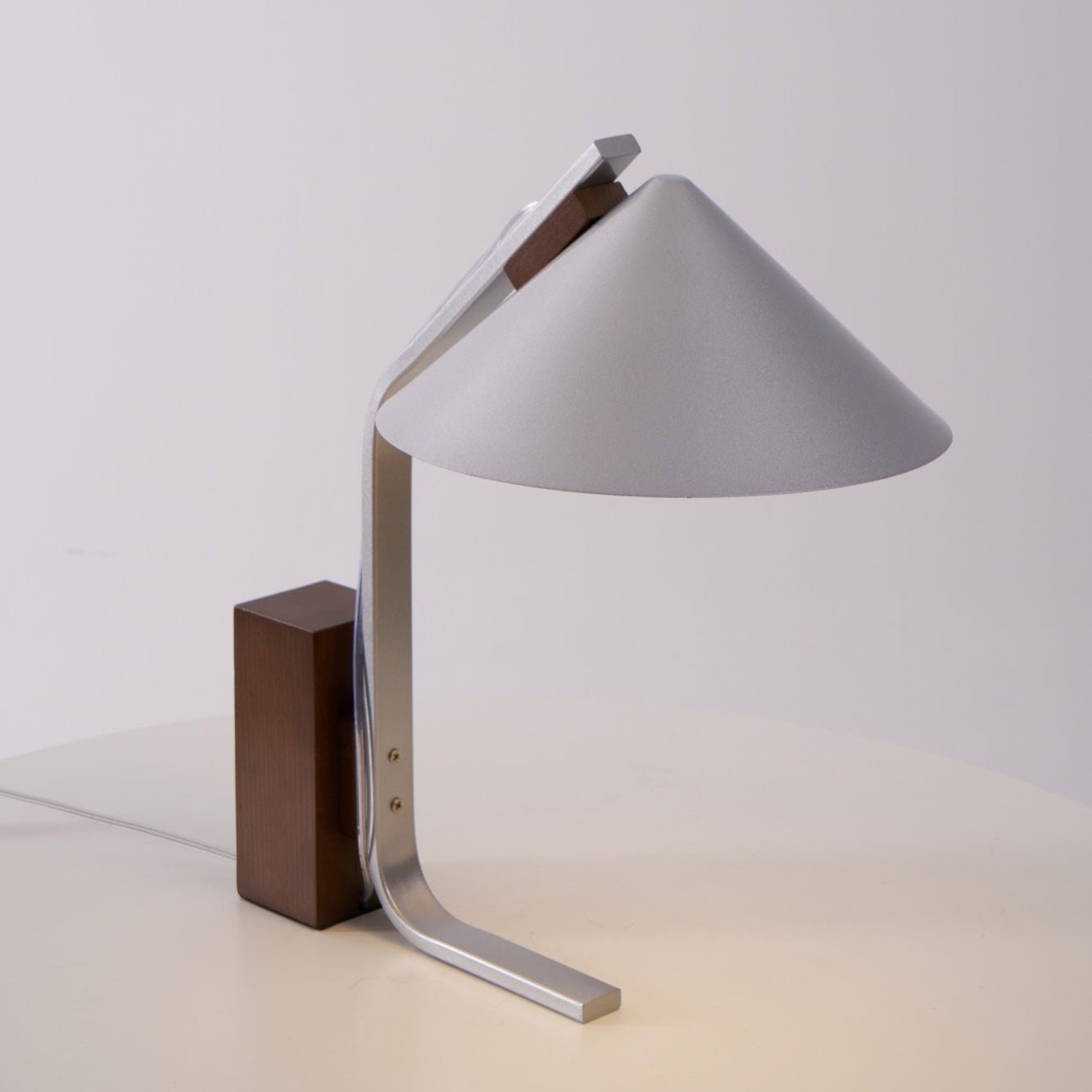 Arclune Desk Lamp - Blowlighting