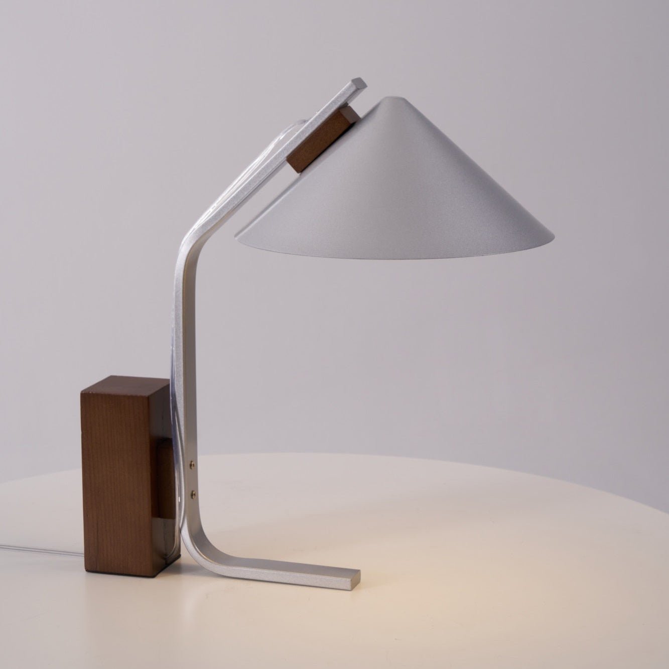 Arclune Desk Lamp - Blowlighting
