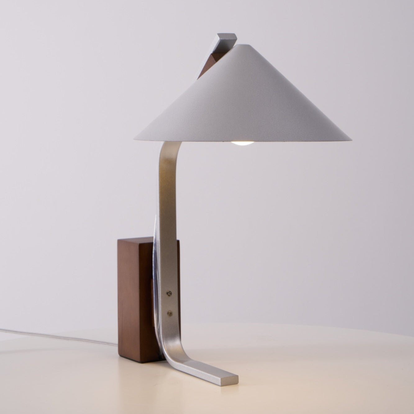 Arclune Desk Lamp - Blowlighting