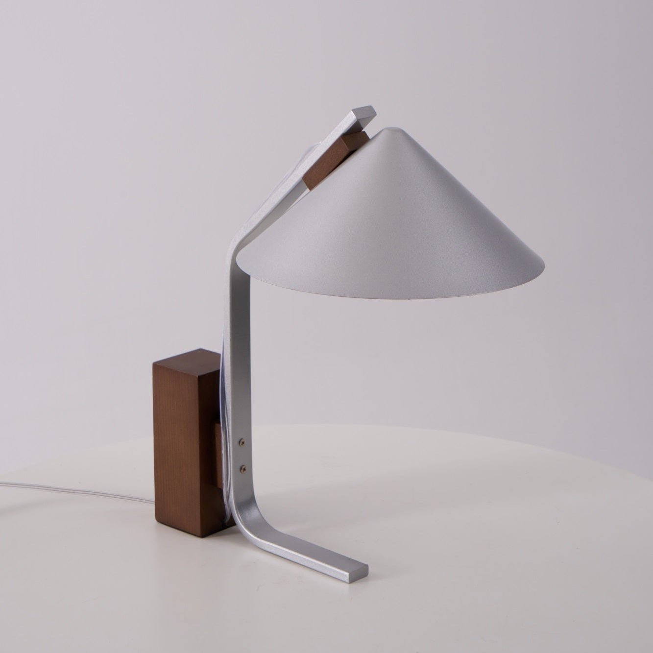Arclune Desk Lamp - Blowlighting