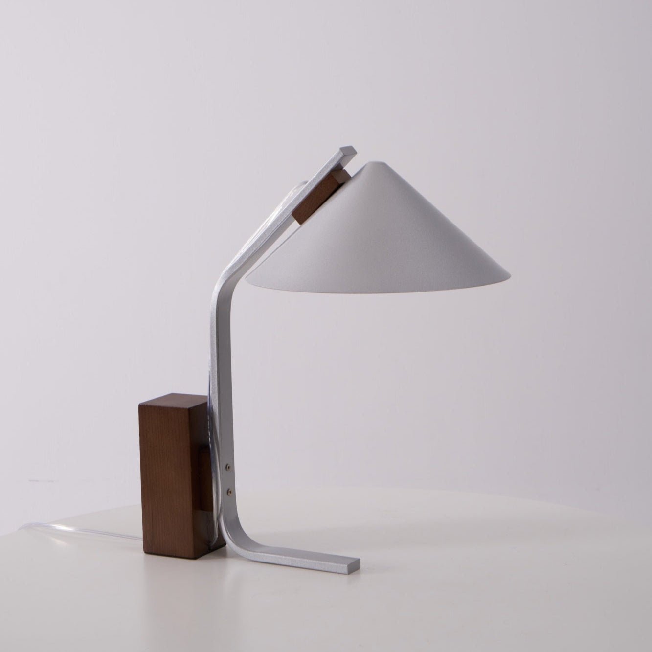 Arclune Desk Lamp - Blowlighting