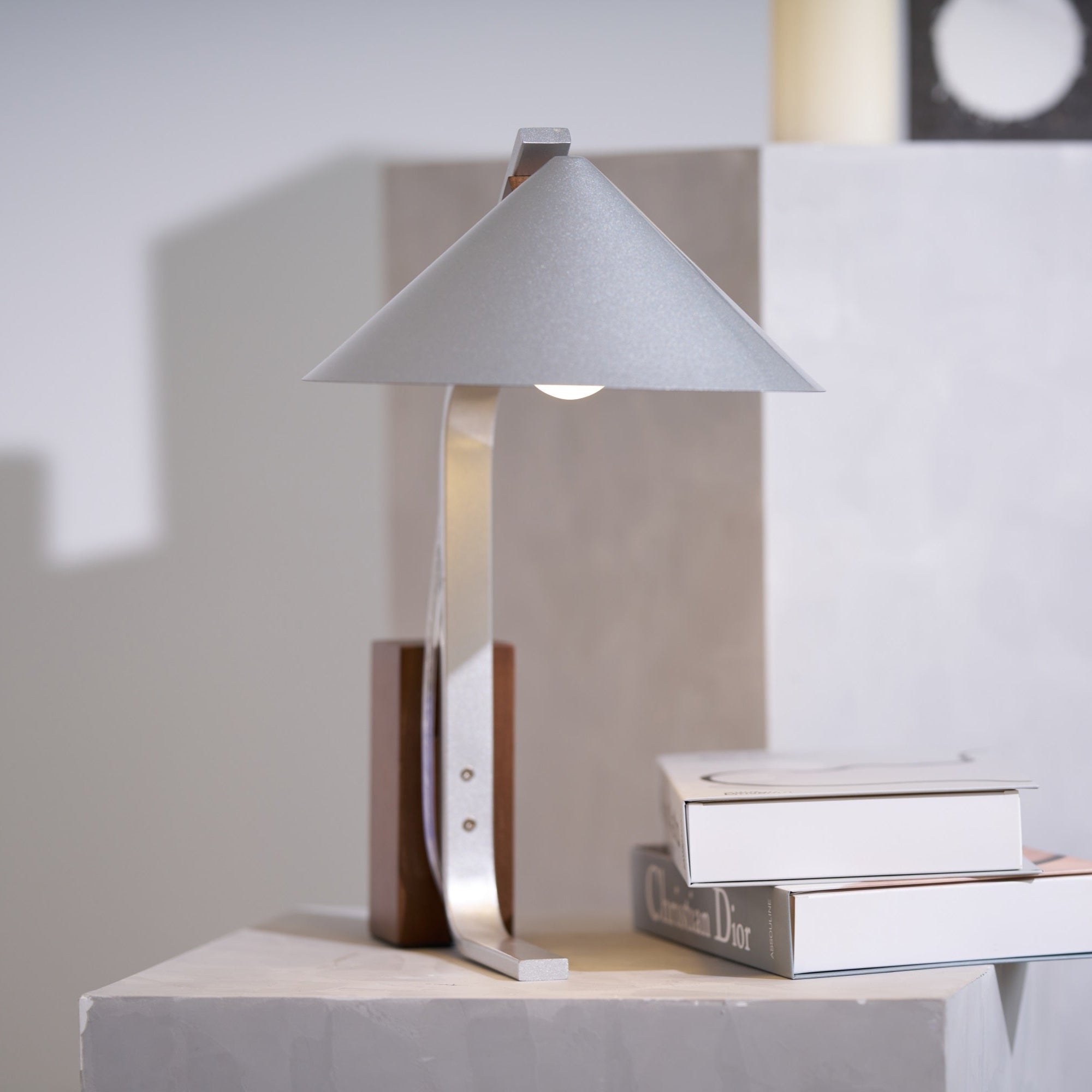Arclune Desk Lamp - Blowlighting