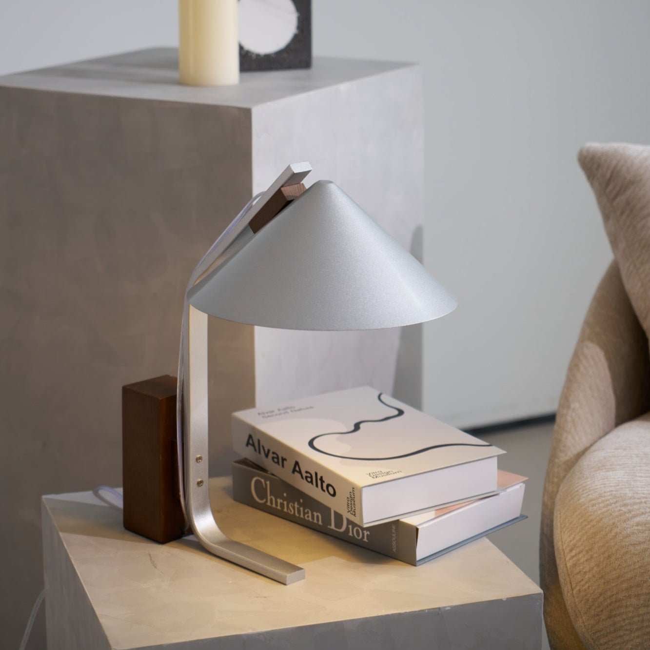 Arclune Desk Lamp - Blowlighting