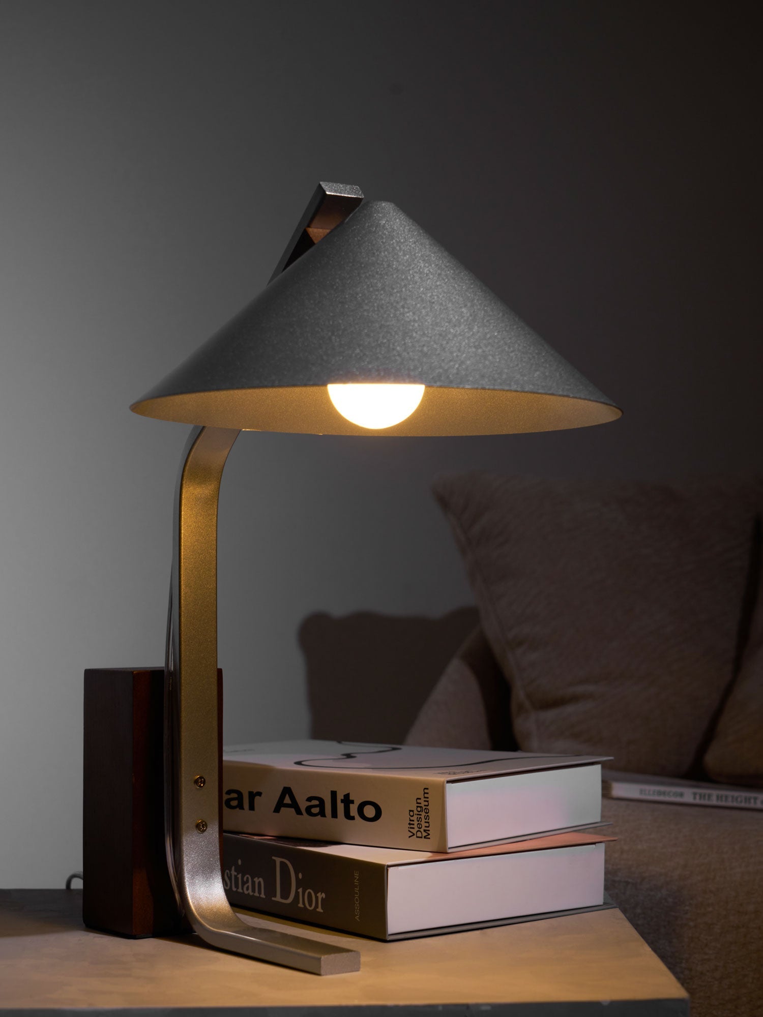 Arclune Desk Lamp - Blowlighting