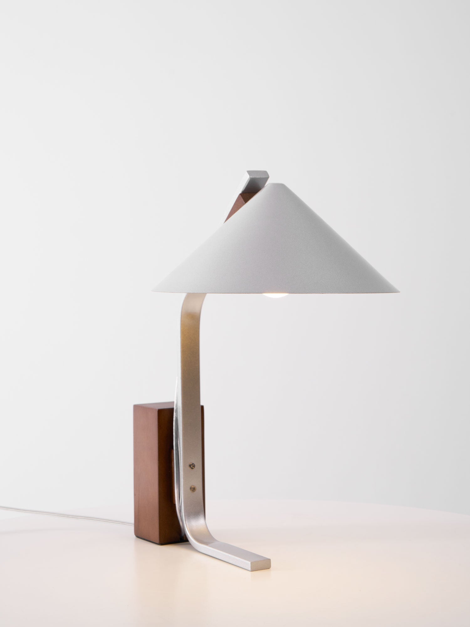 Arclune Desk Lamp - Blowlighting