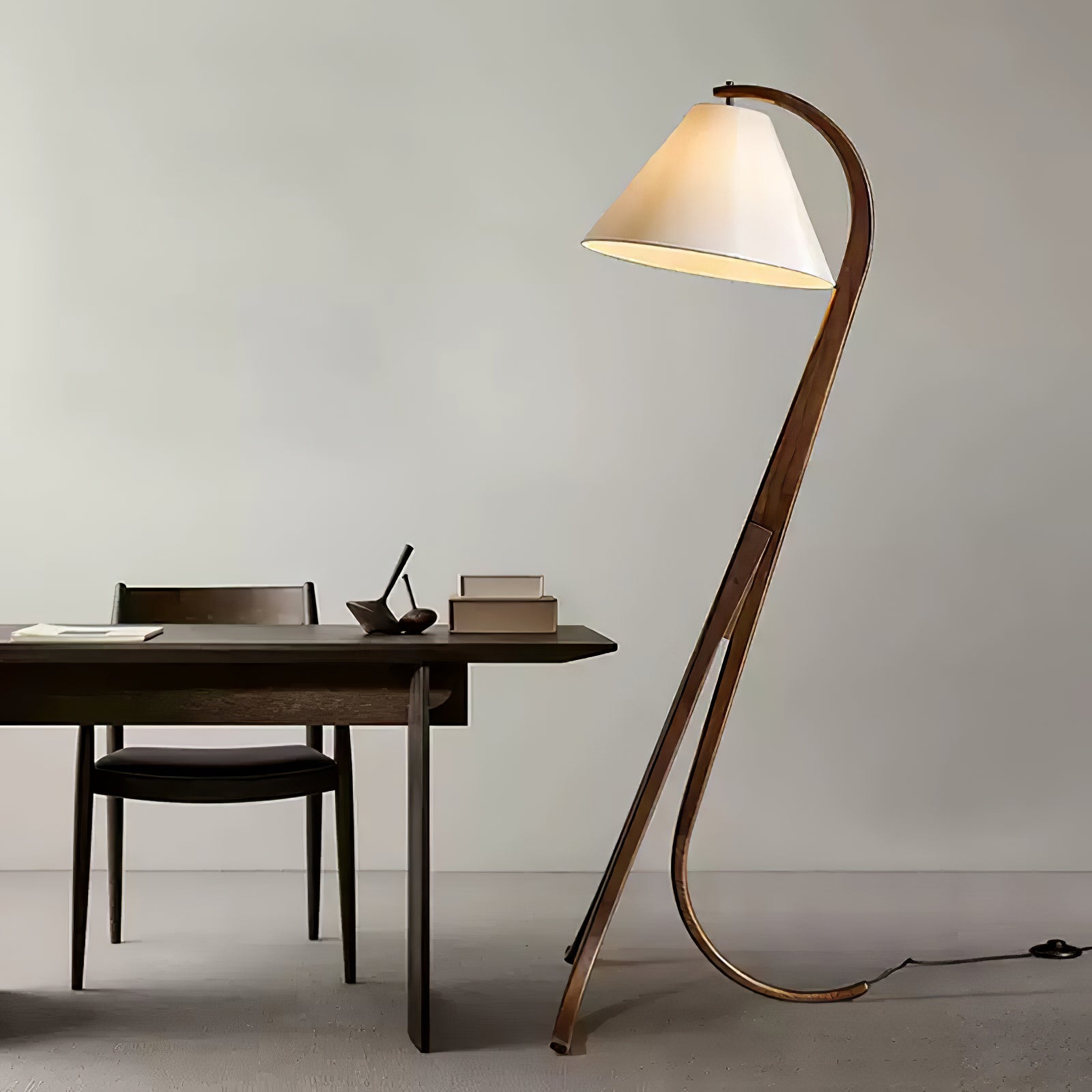 Udorila Curved Wood Floor Lamp - Blowlighting