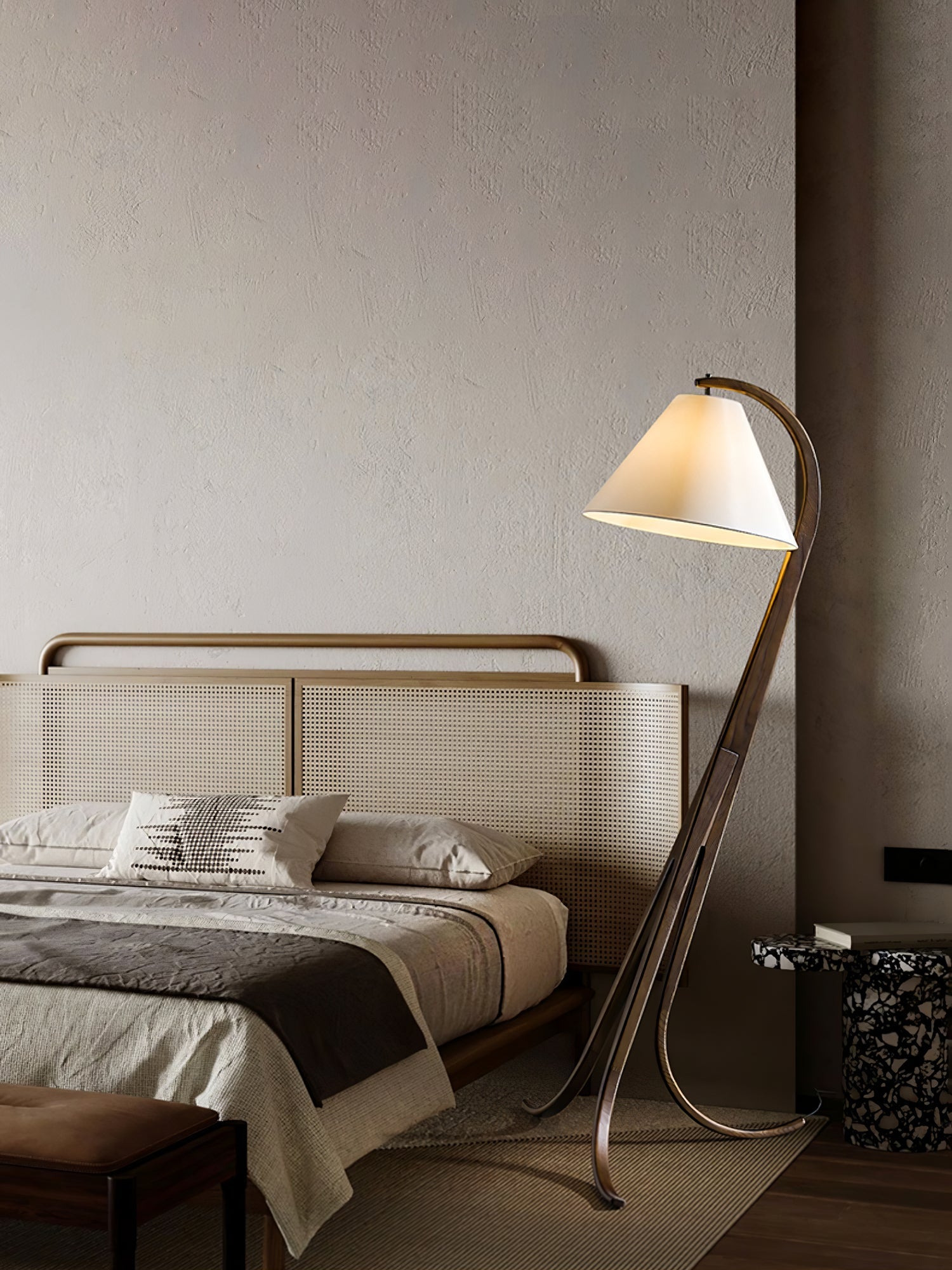 Udorila Curved Wood Floor Lamp - Blowlighting