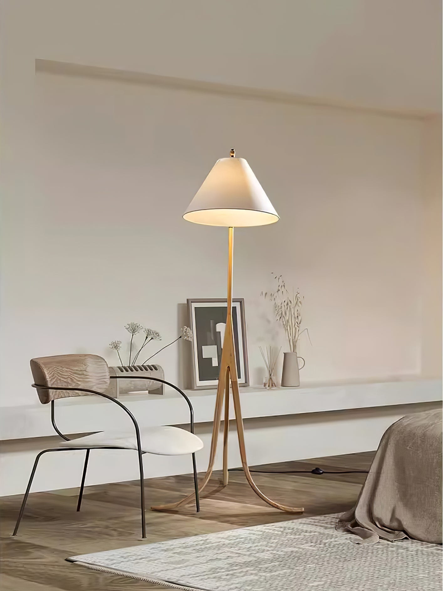 Udorila Curved Wood Floor Lamp - Blowlighting