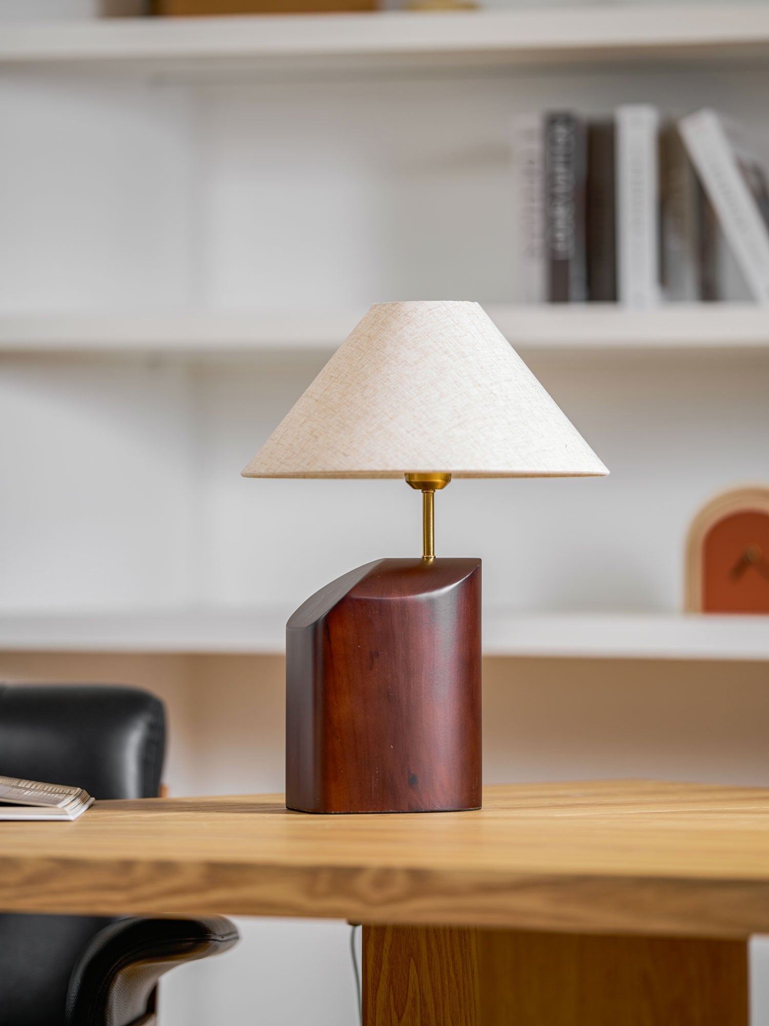 Arden Curve Table Lamp - Blowlighting
