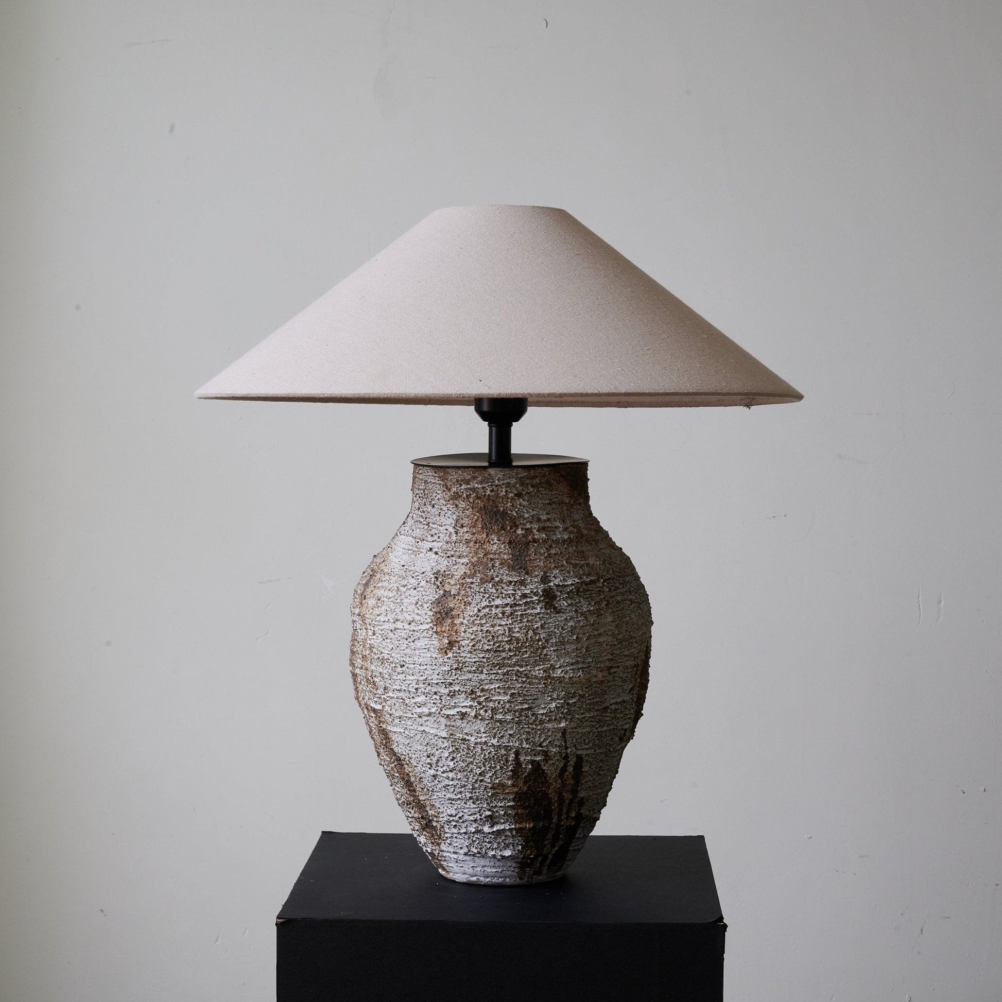 Arden Textured Clay Table Lamp - Blowlighting