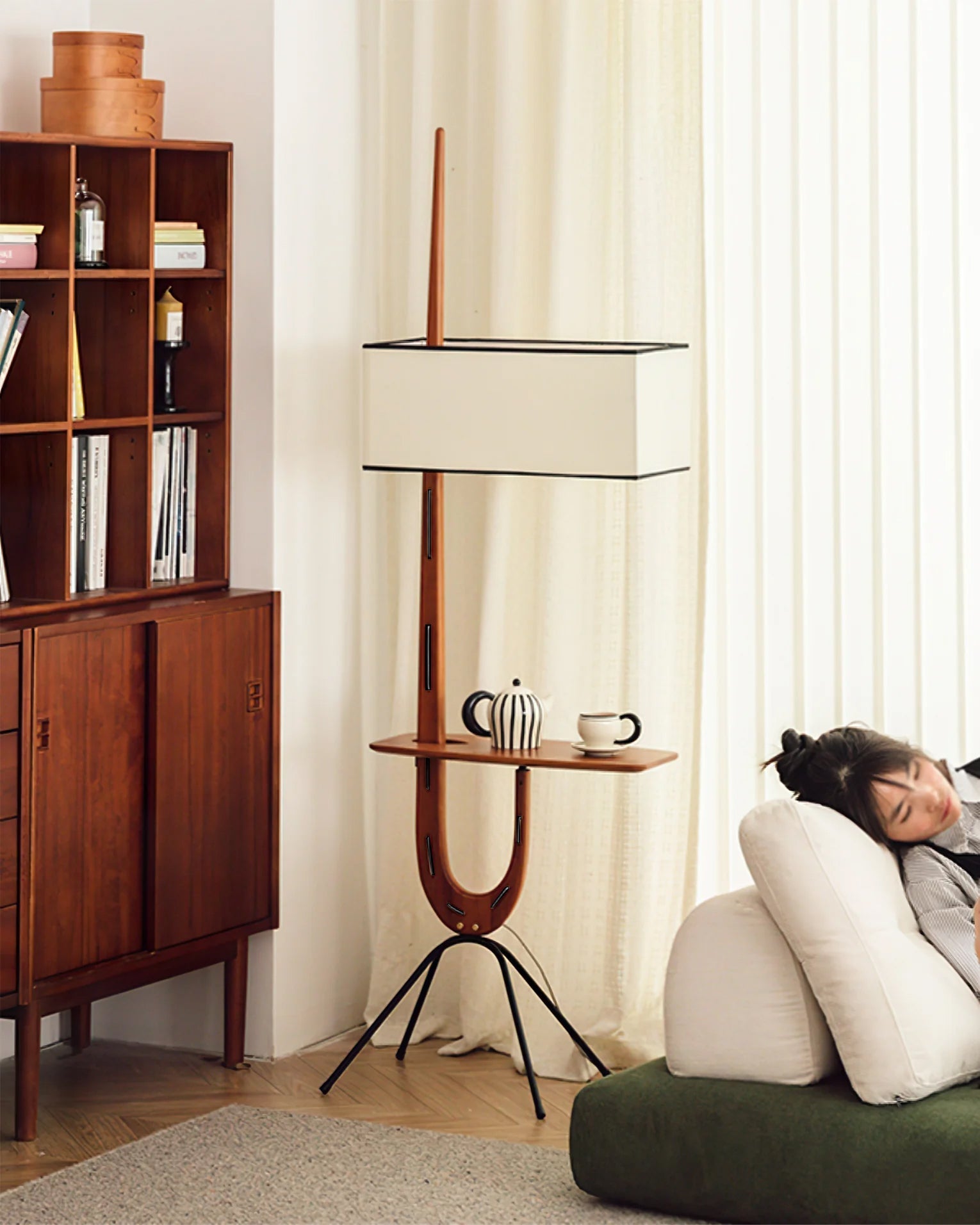 Vemara Mid Century Wood Floor Lamp - Blowlighting