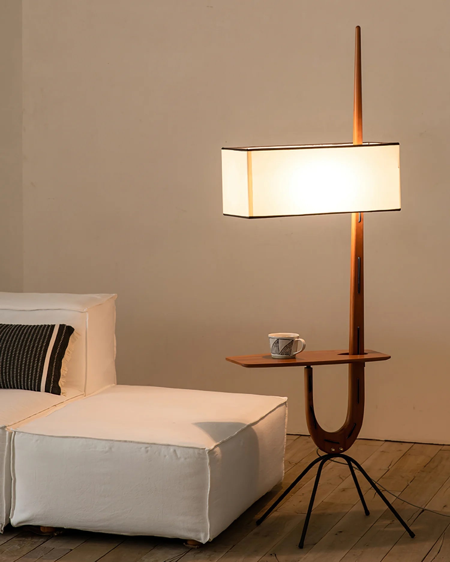 Vemara Mid Century Wood Floor Lamp - Blowlighting