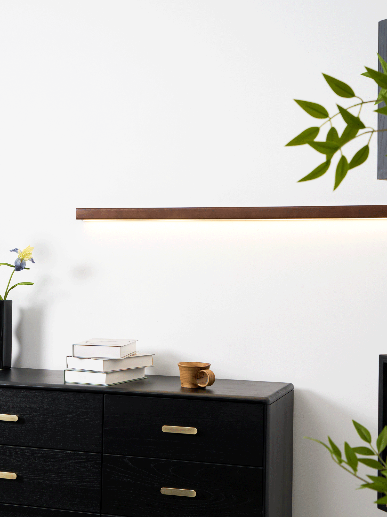 Arlo Linear Wood Wall Light - Blowlighting