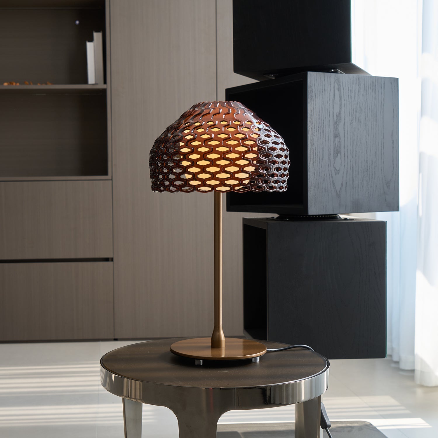 Armadillo Table Lamp - Blowlighting