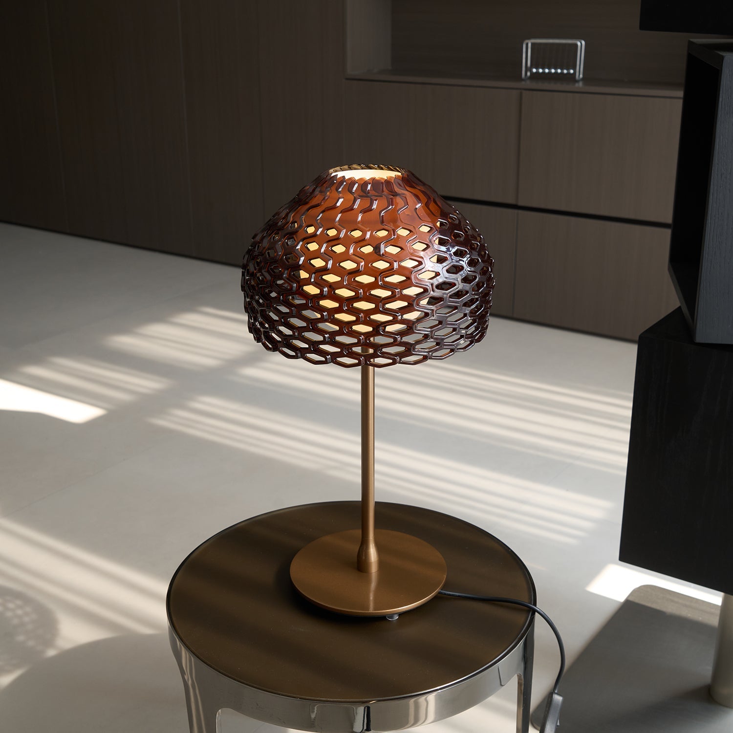 Armadillo Table Lamp - Blowlighting