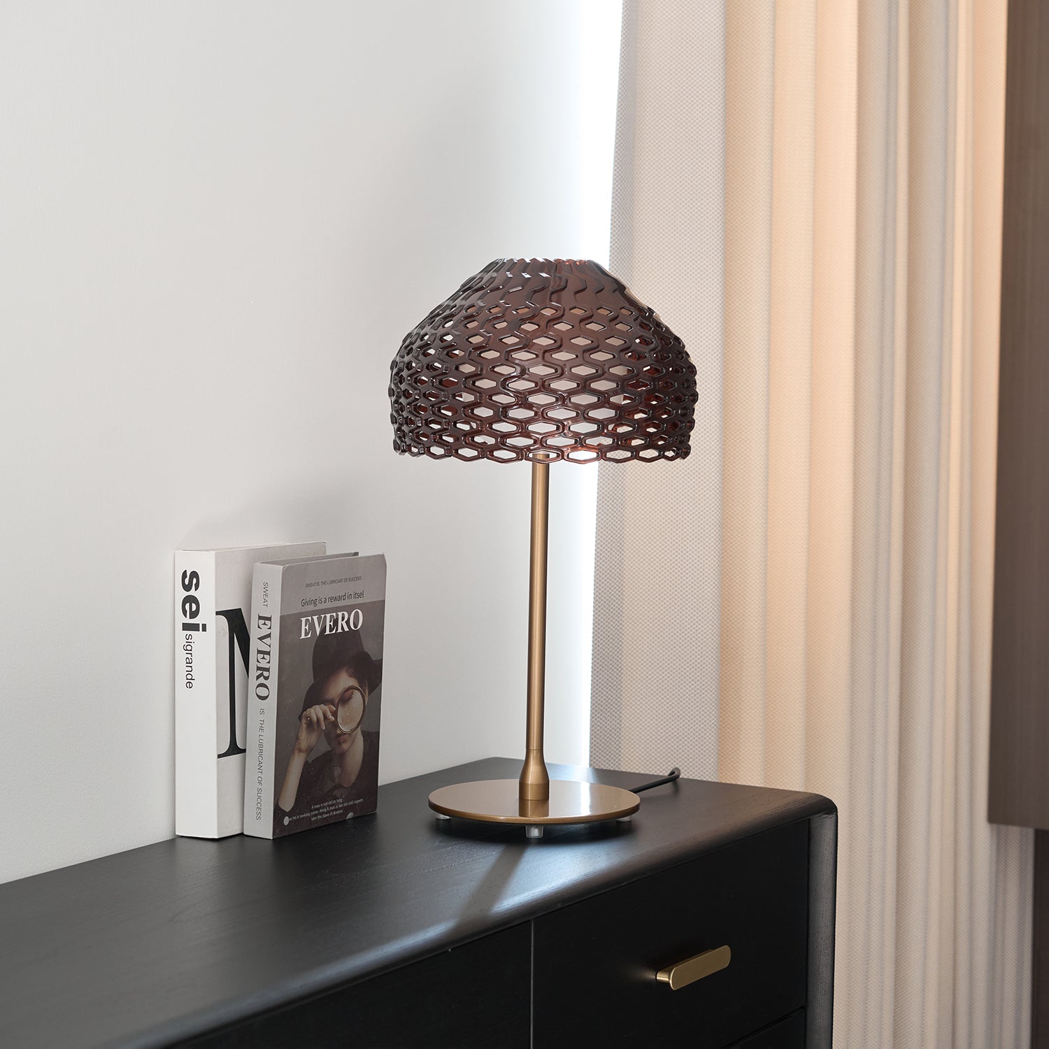 Armadillo Table Lamp - Blowlighting